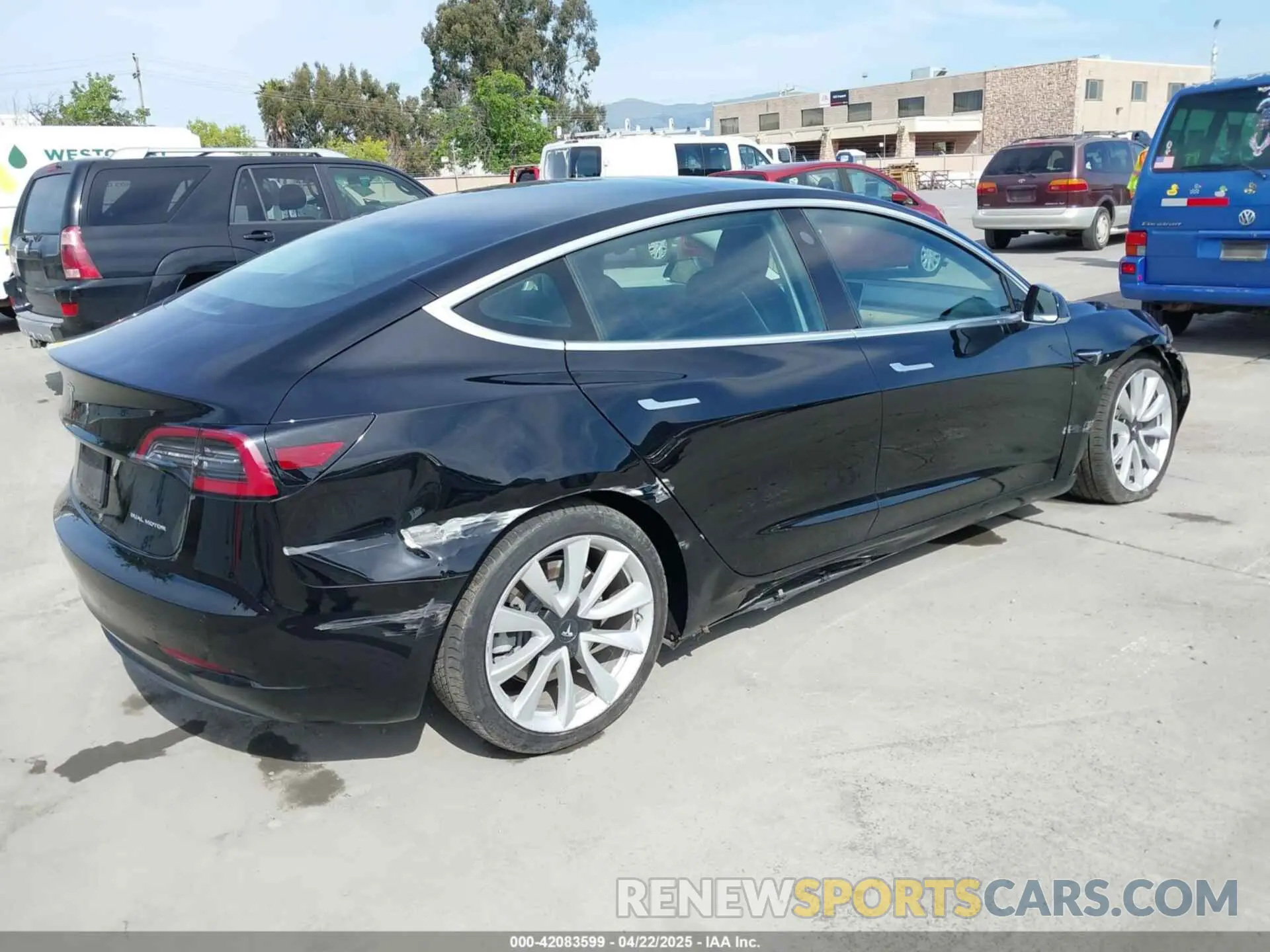 4 Фотография поврежденного автомобиля 5YJ3E1EB5KF453422 TESLA MODEL 3 2019