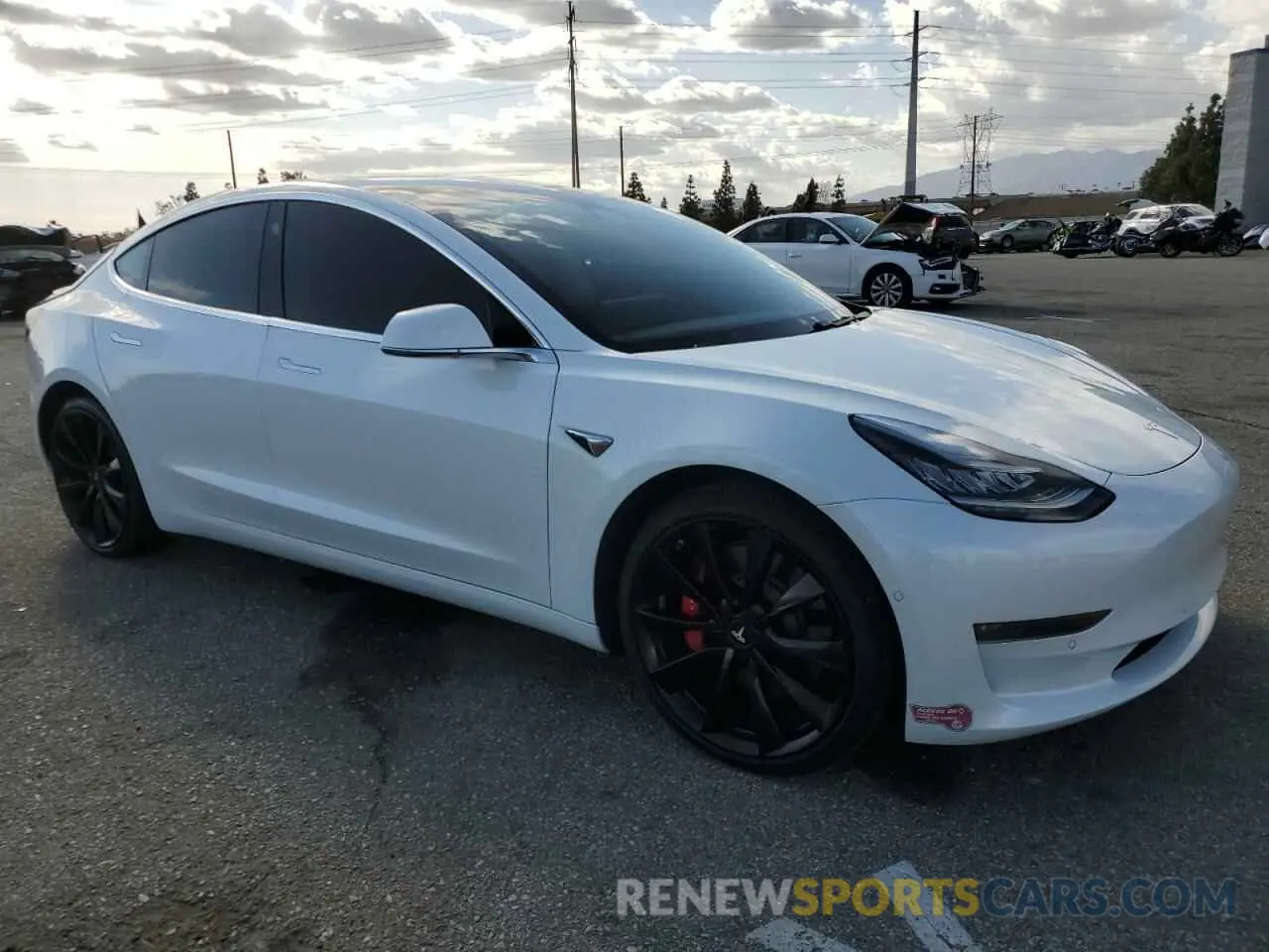 4 Фотография поврежденного автомобиля 5YJ3E1EB5KF514171 TESLA MODEL 3 2019