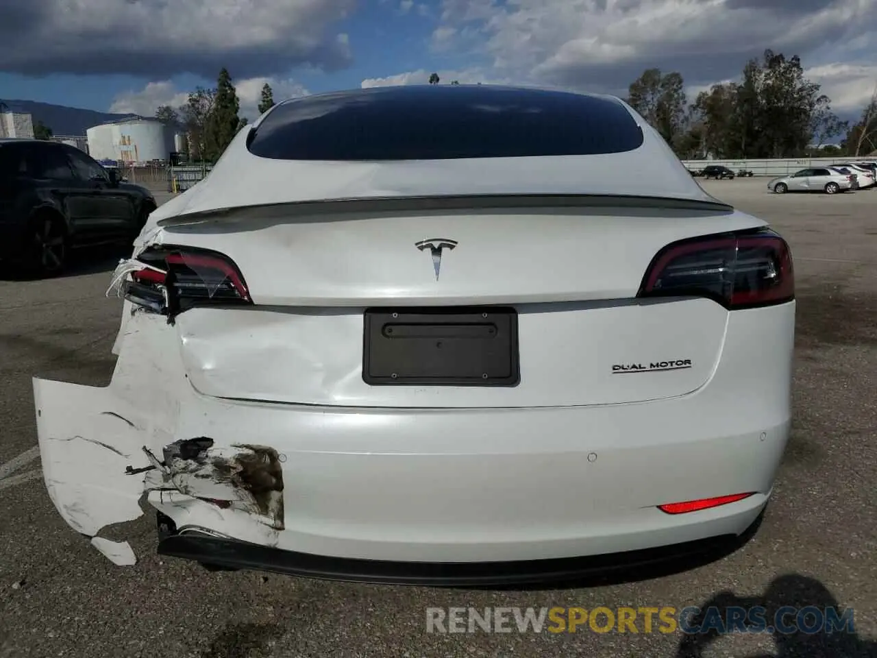 6 Фотография поврежденного автомобиля 5YJ3E1EB5KF514171 TESLA MODEL 3 2019