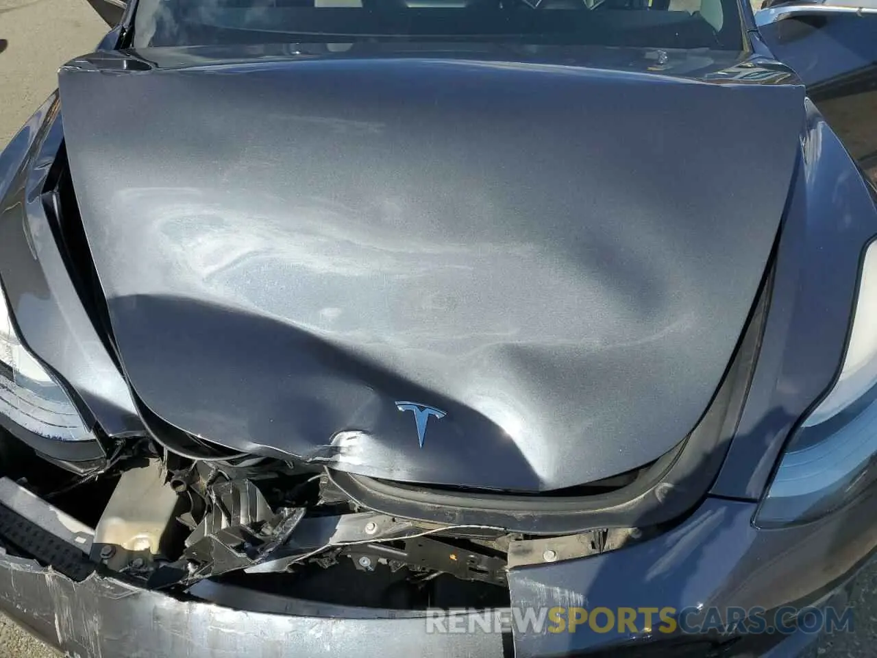 11 Photograph of a damaged car 5YJ3E1EB5KF520780 TESLA MODEL 3 2019