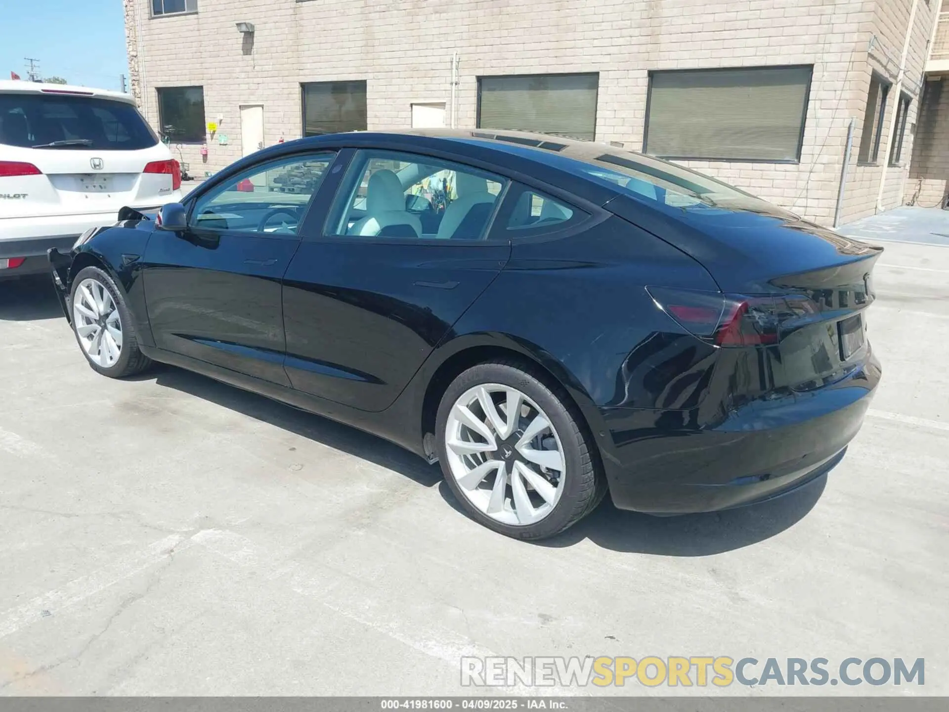 3 Фотография поврежденного автомобиля 5YJ3E1EB6KF192477 TESLA MODEL 3 2019