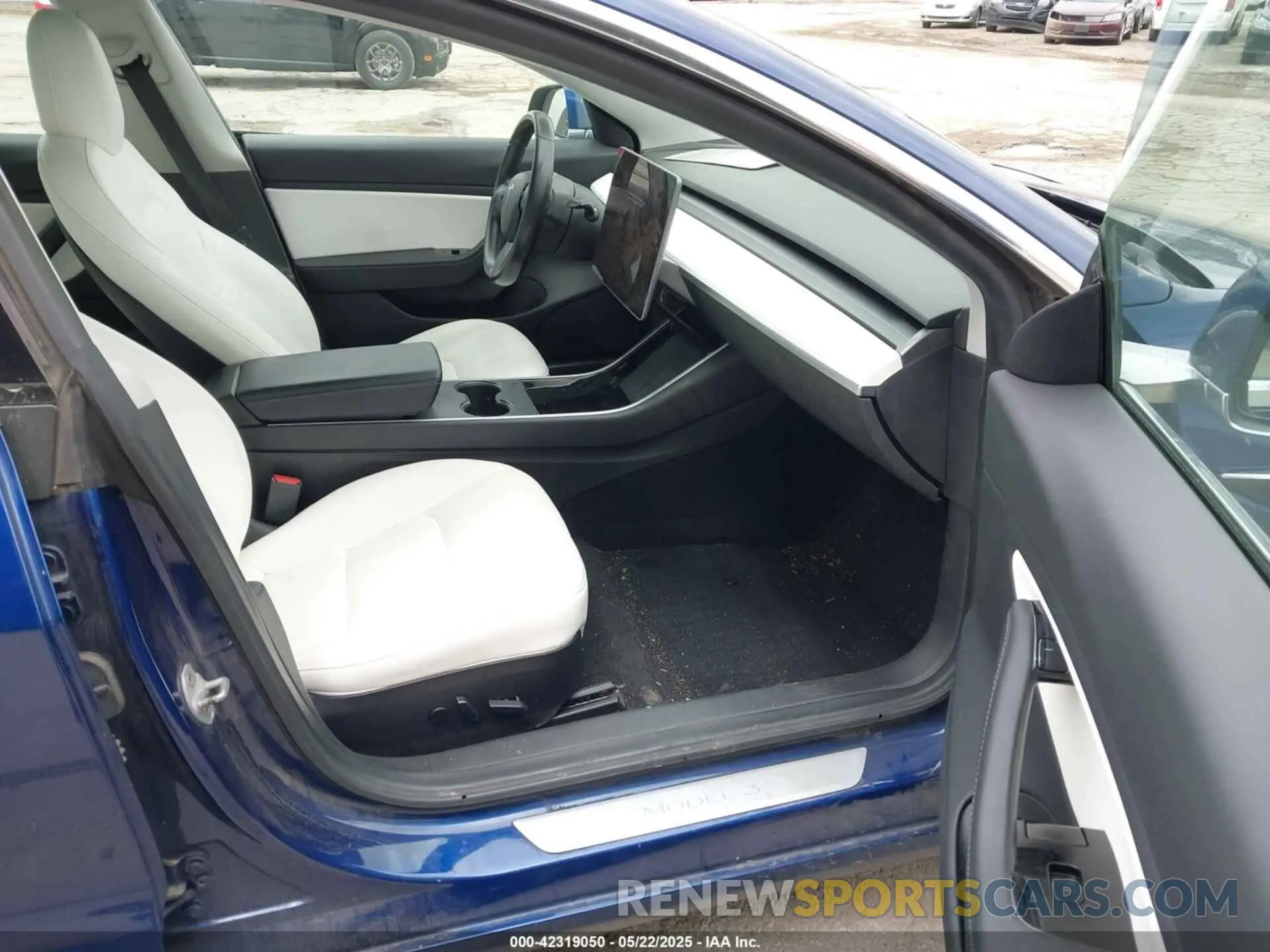 5 Photograph of a damaged car 5YJ3E1EB6KF195475 TESLA MODEL 3 2019
