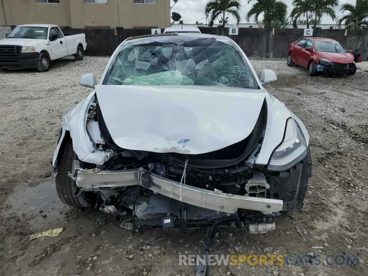 5 Photograph of a damaged car 5YJ3E1EB6KF361574 TESLA MODEL 3 2019