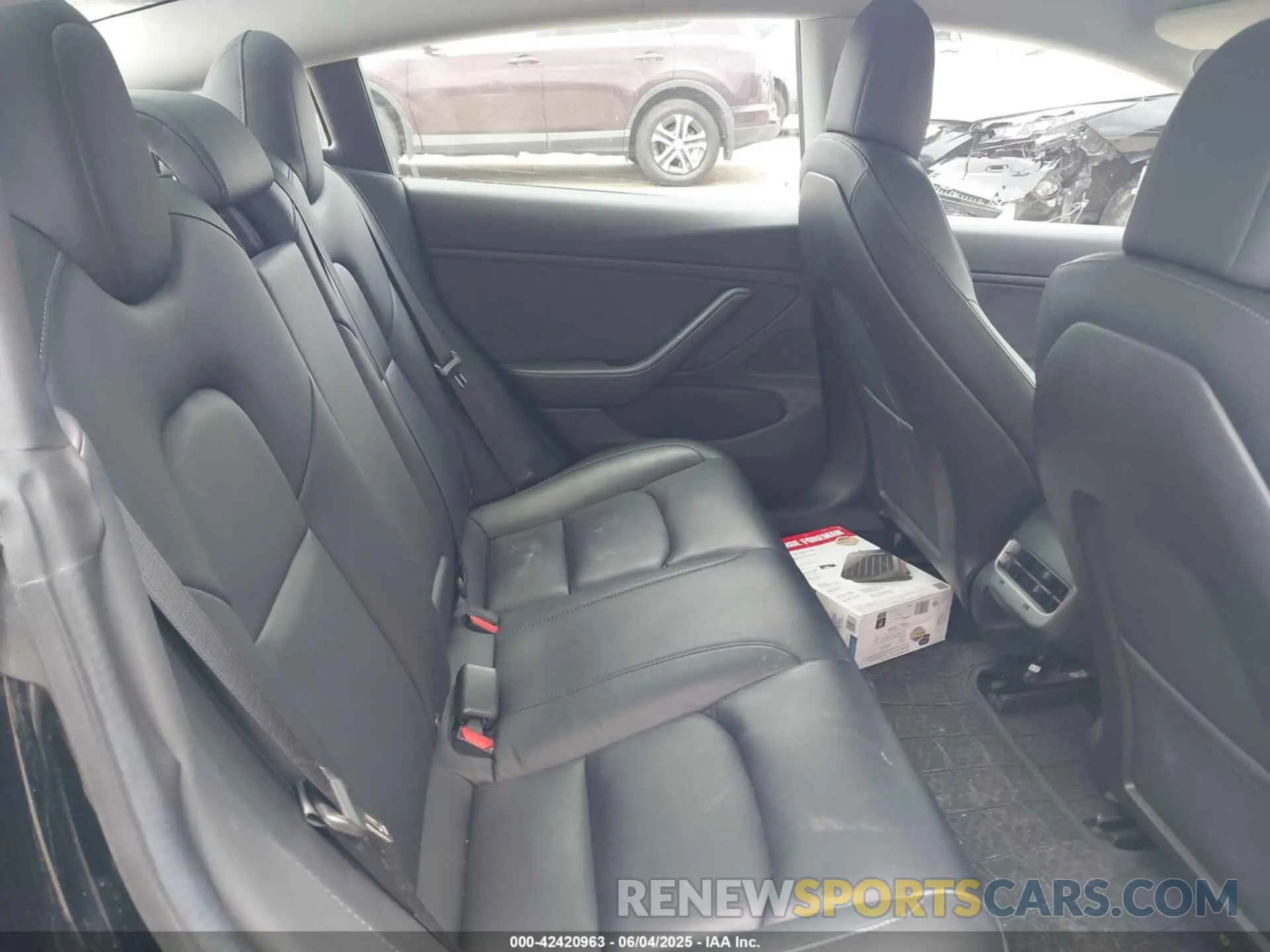 8 Photograph of a damaged car 5YJ3E1EB6KF385342 TESLA MODEL 3 2019