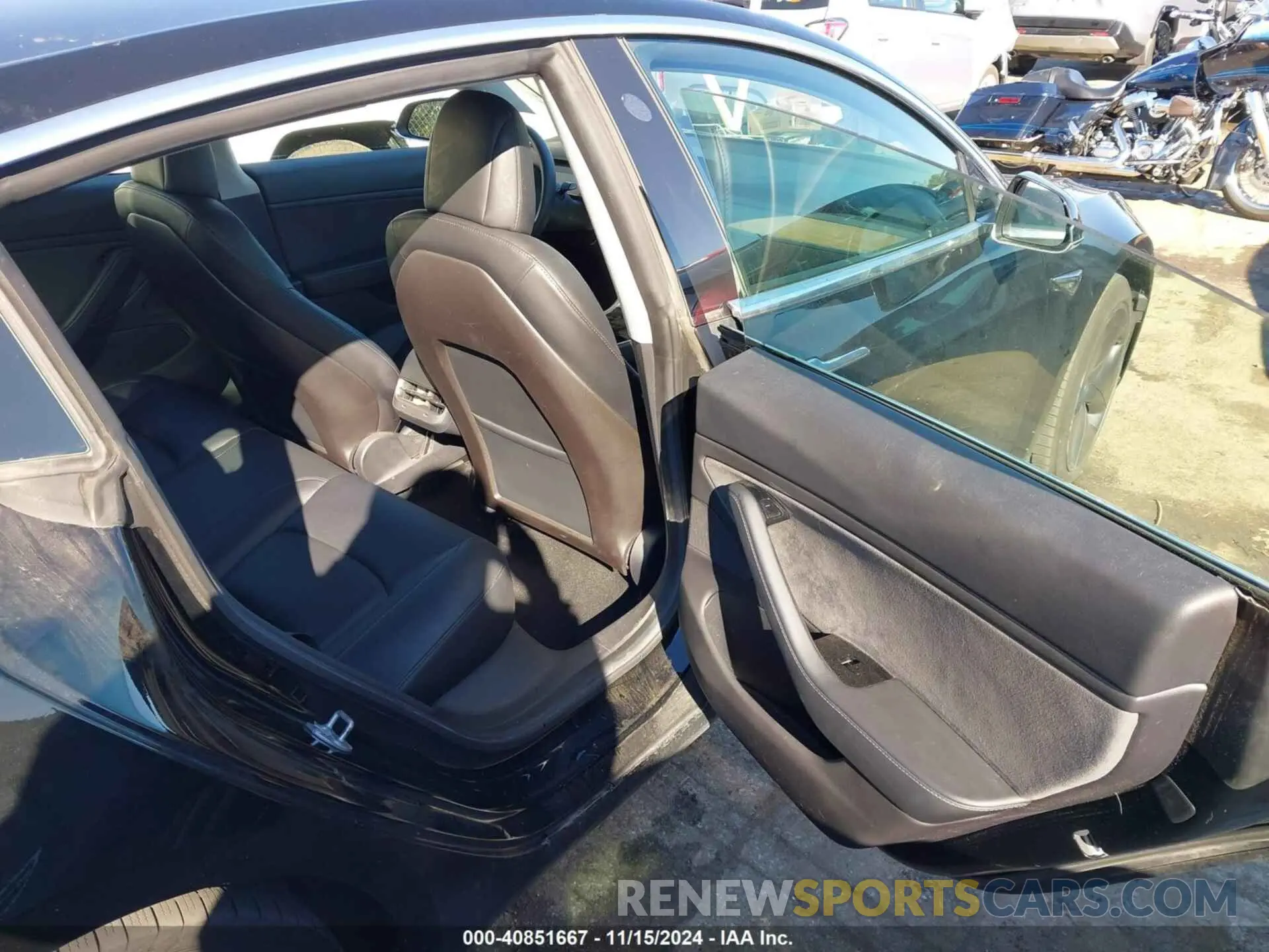 8 Photograph of a damaged car 5YJ3E1EB6KF385566 TESLA MODEL 3 2019