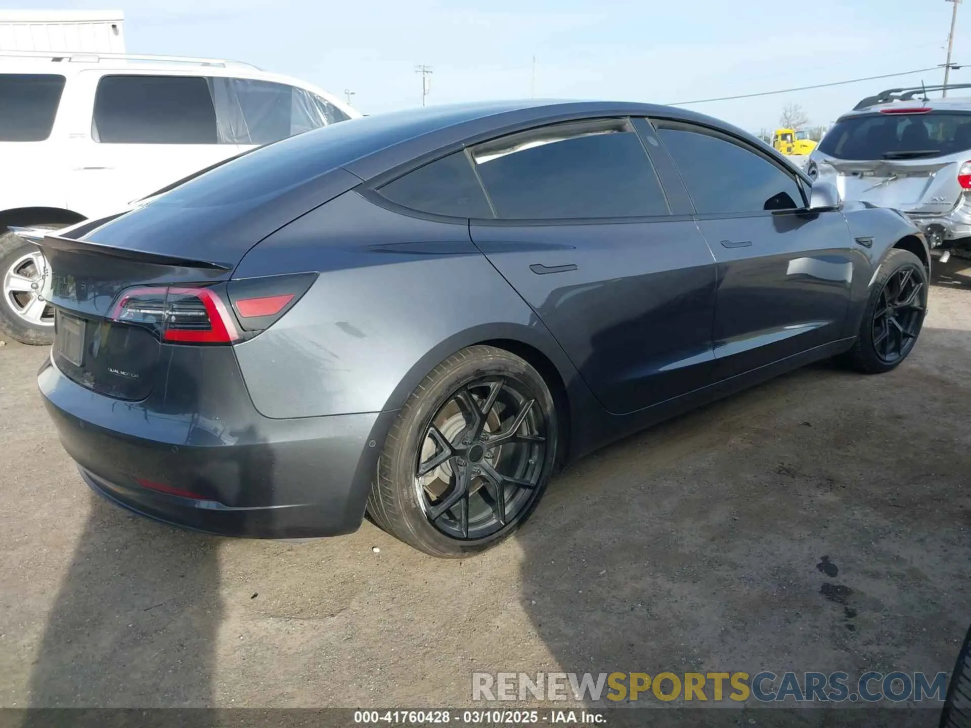 4 Photograph of a damaged car 5YJ3E1EB6KF413320 TESLA MODEL 3 2019