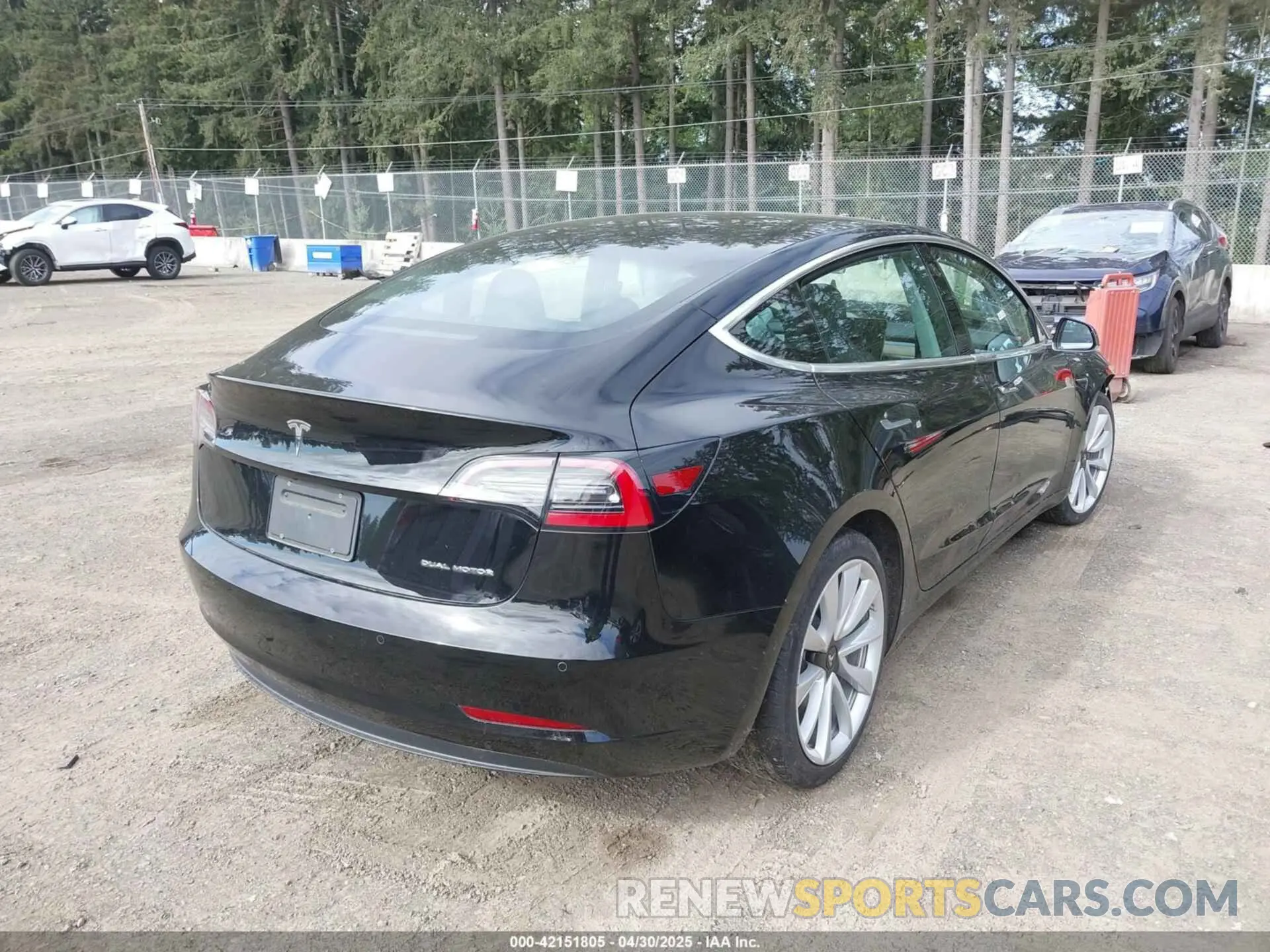 4 Фотография поврежденного автомобиля 5YJ3E1EB7KF191872 TESLA MODEL 3 2019