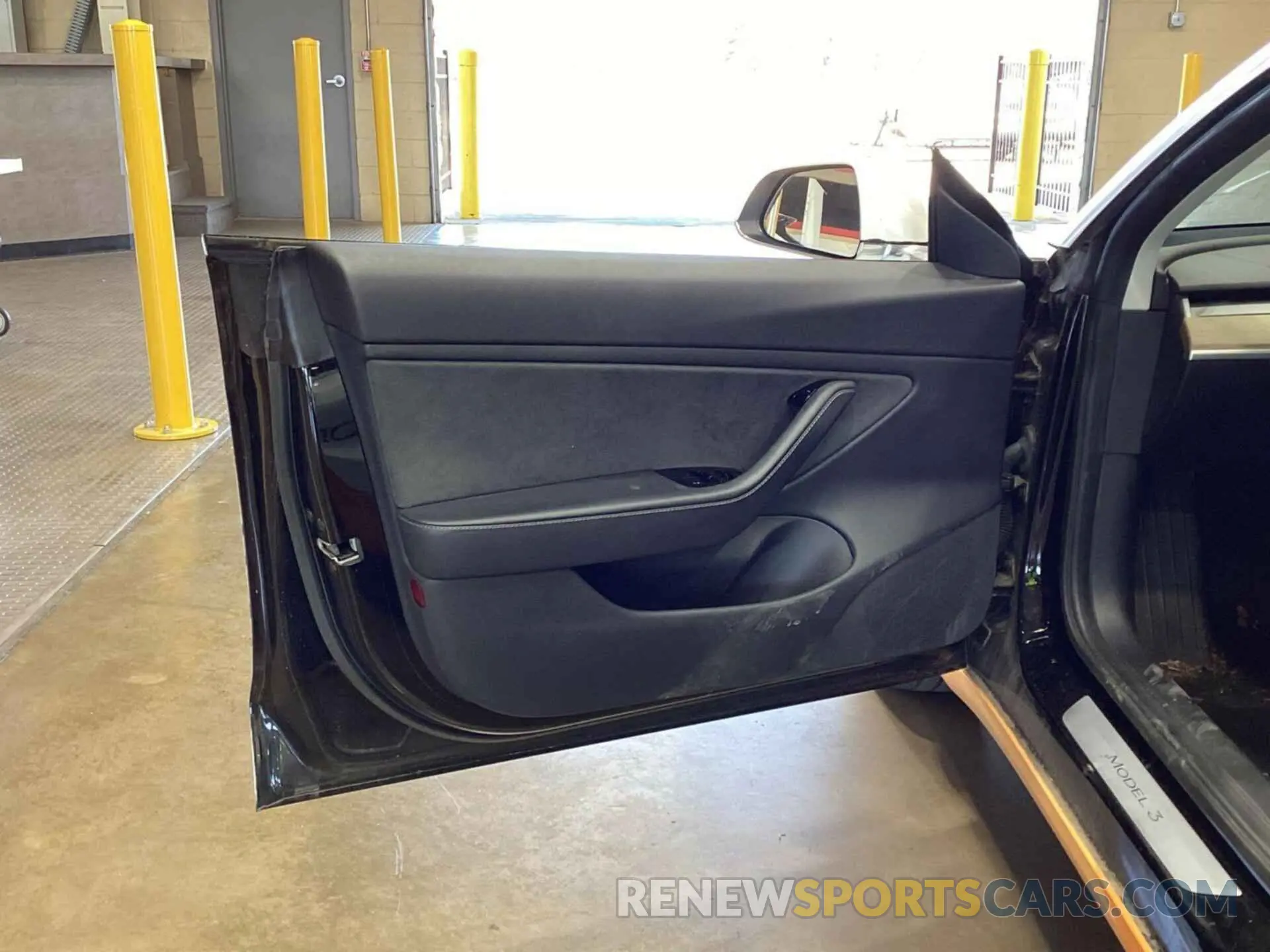 5 Photograph of a damaged car 5YJ3E1EB7KF199048 TESLA MODEL 3 2019