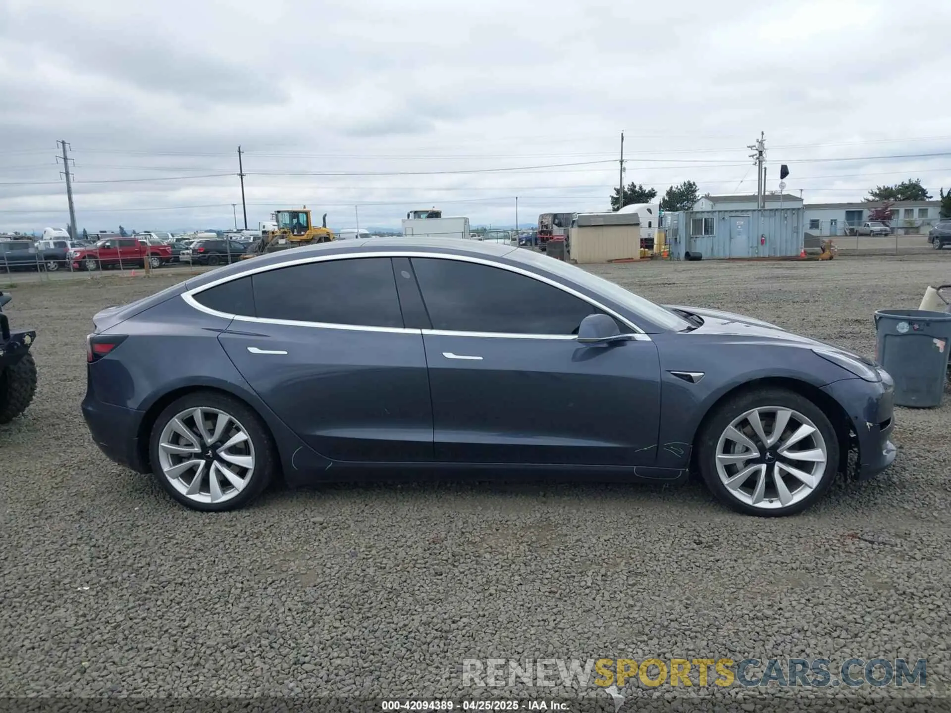 13 Фотография поврежденного автомобиля 5YJ3E1EB7KF205883 TESLA MODEL 3 2019