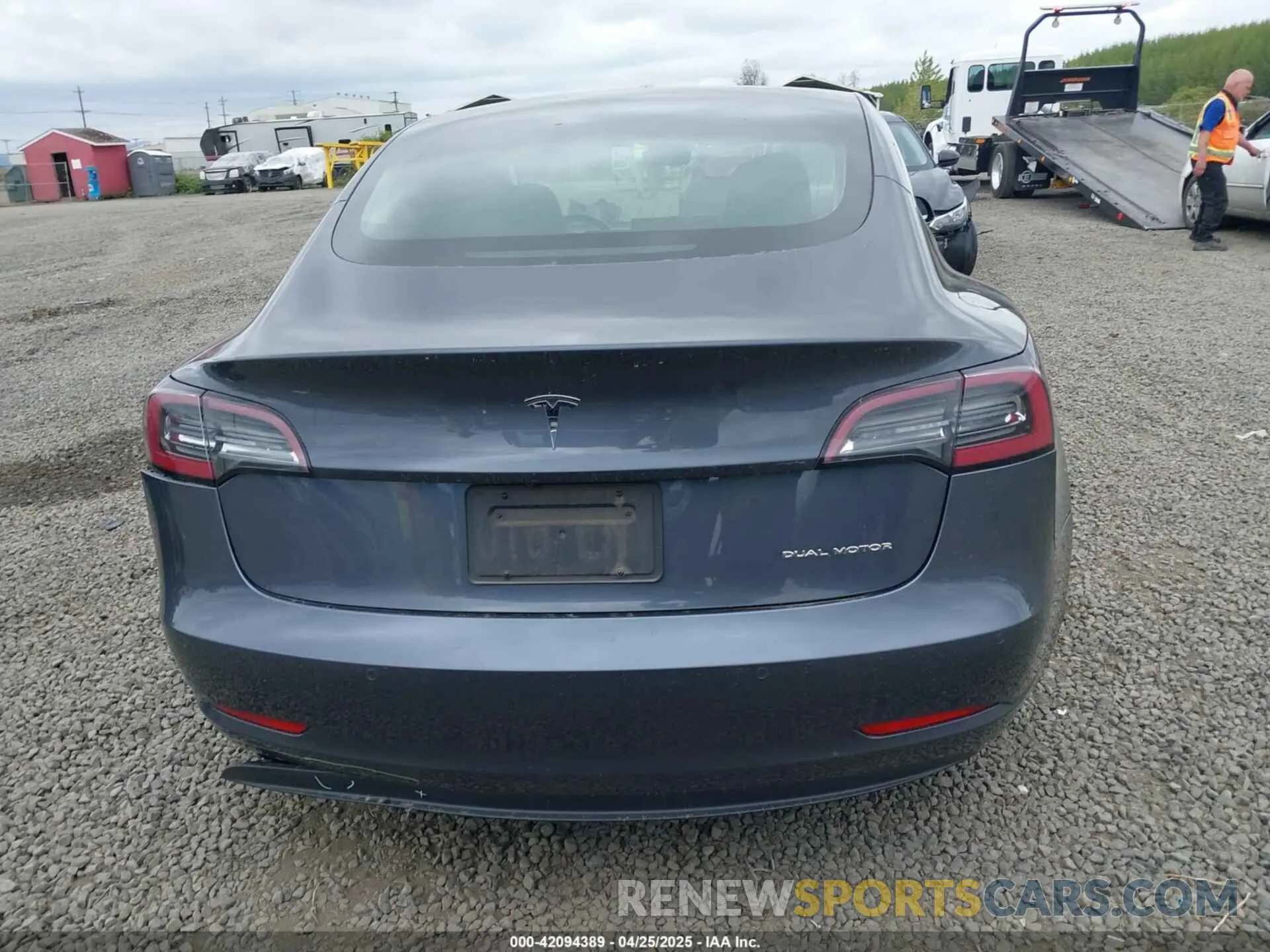 16 Фотография поврежденного автомобиля 5YJ3E1EB7KF205883 TESLA MODEL 3 2019