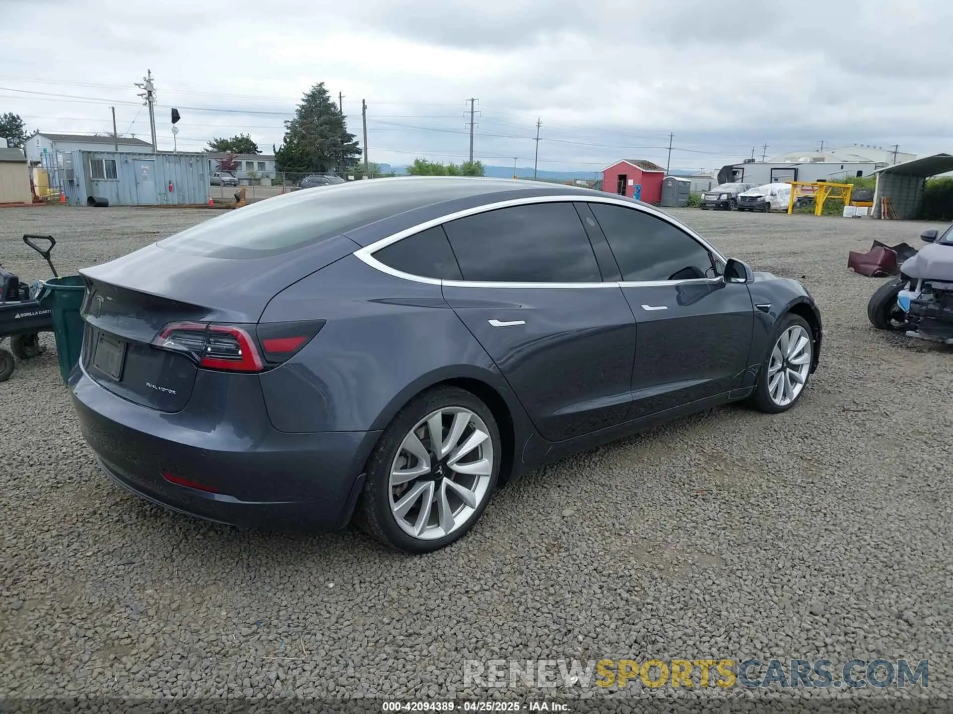 4 Фотография поврежденного автомобиля 5YJ3E1EB7KF205883 TESLA MODEL 3 2019