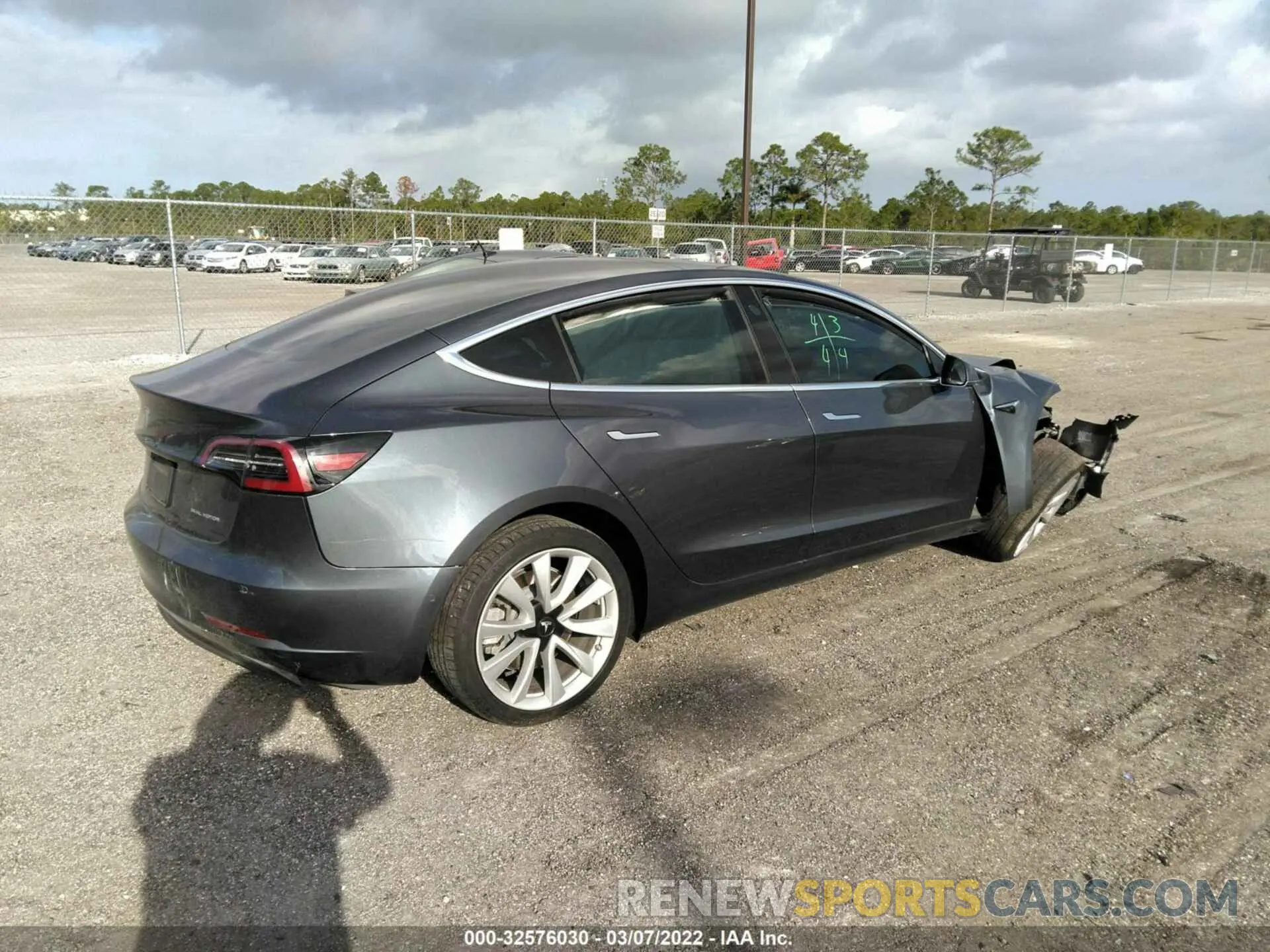 4 Photograph of a damaged car 5YJ3E1EB7KF365424 TESLA MODEL 3 2019