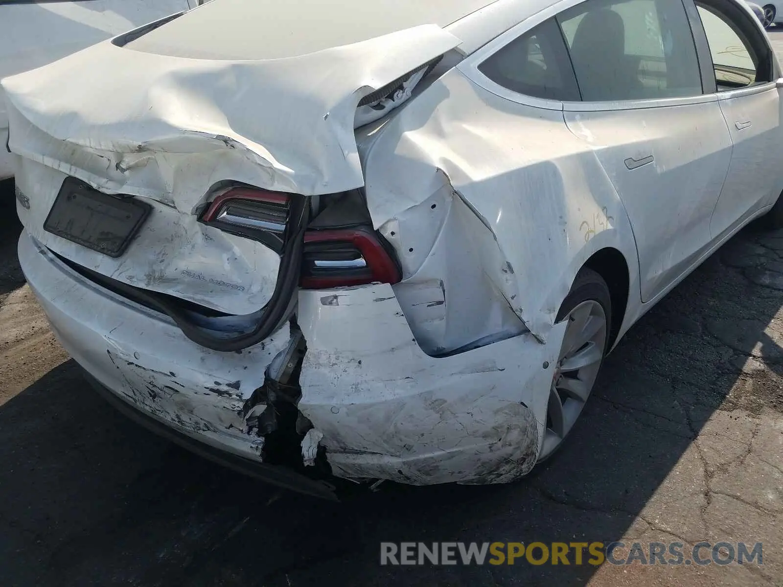9 Photograph of a damaged car 5YJ3E1EB7KF388072 TESLA MODEL 3 2019