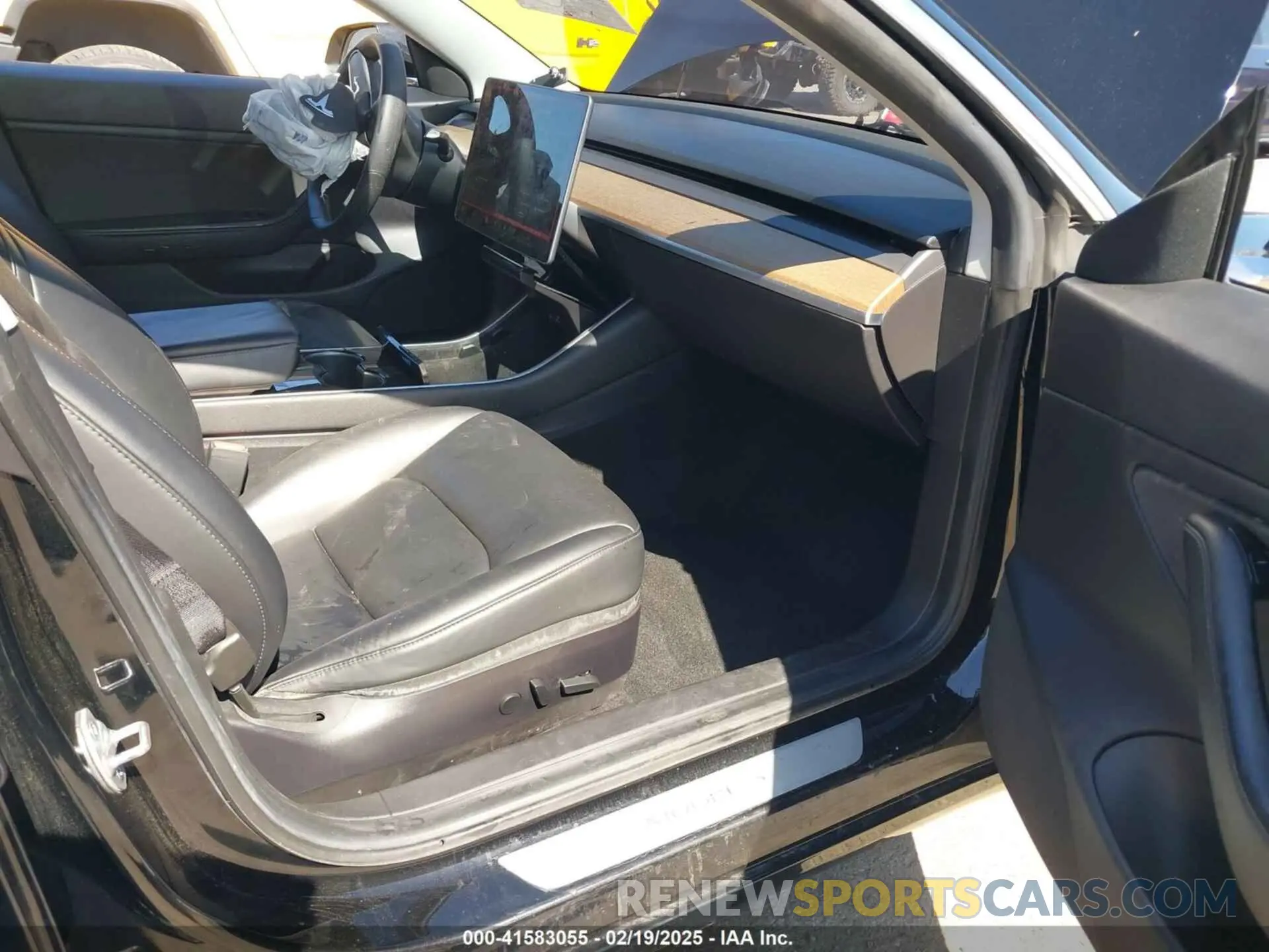 5 Photograph of a damaged car 5YJ3E1EB7KF433608 TESLA MODEL 3 2019