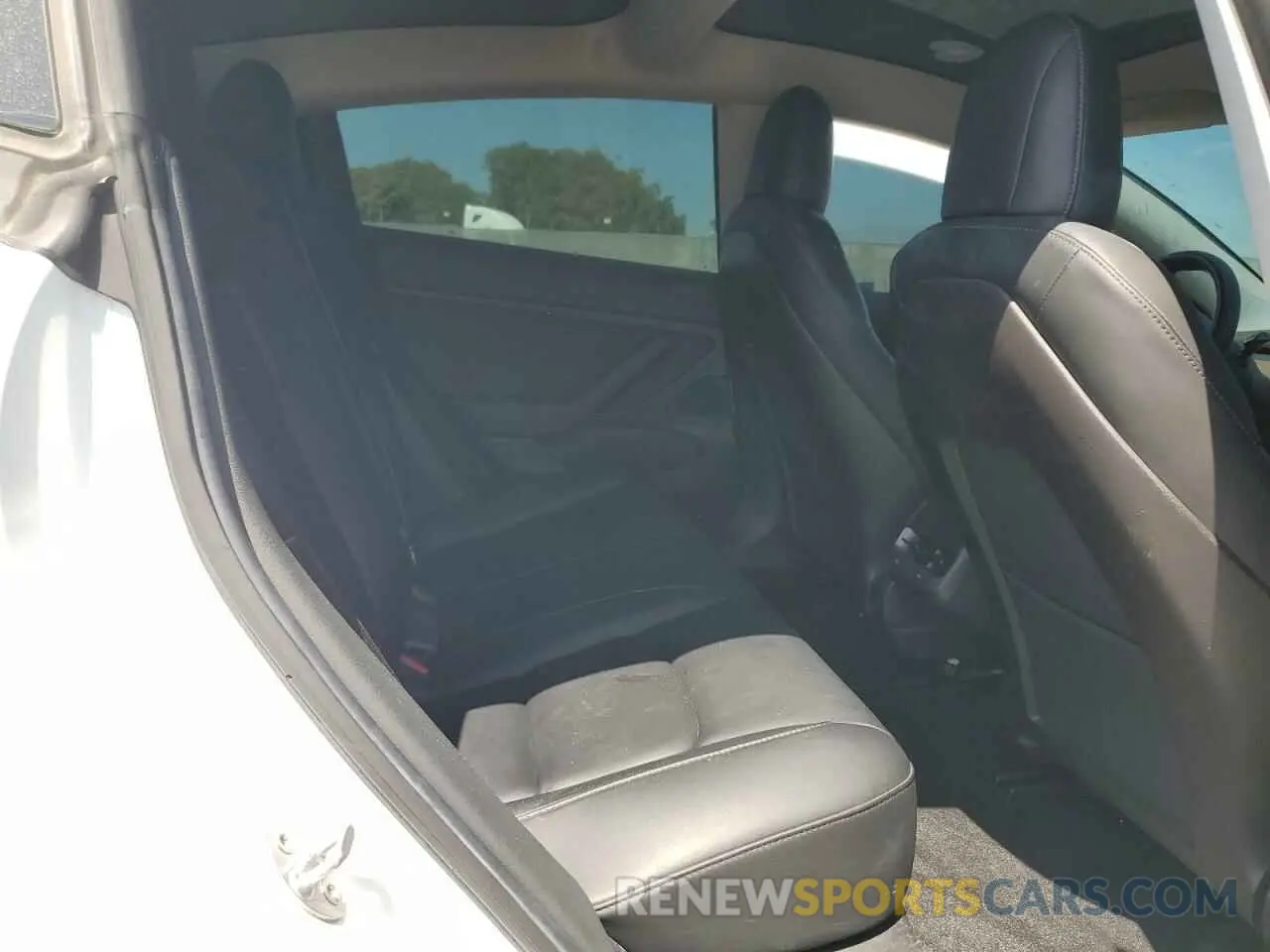 11 Photograph of a damaged car 5YJ3E1EB7KF434113 TESLA MODEL 3 2019