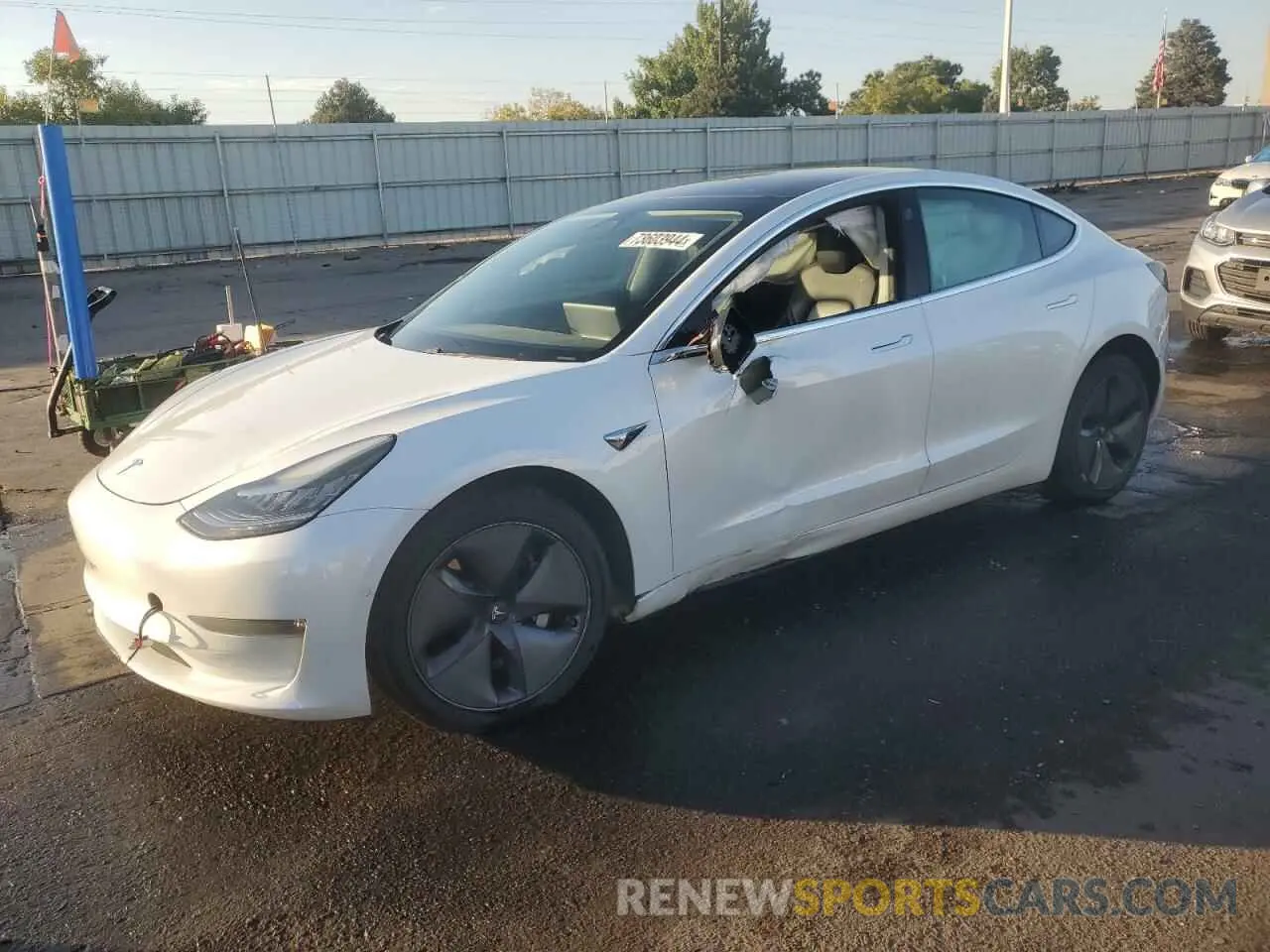1 Photograph of a damaged car 5YJ3E1EB7KF442339 TESLA MODEL 3 2019