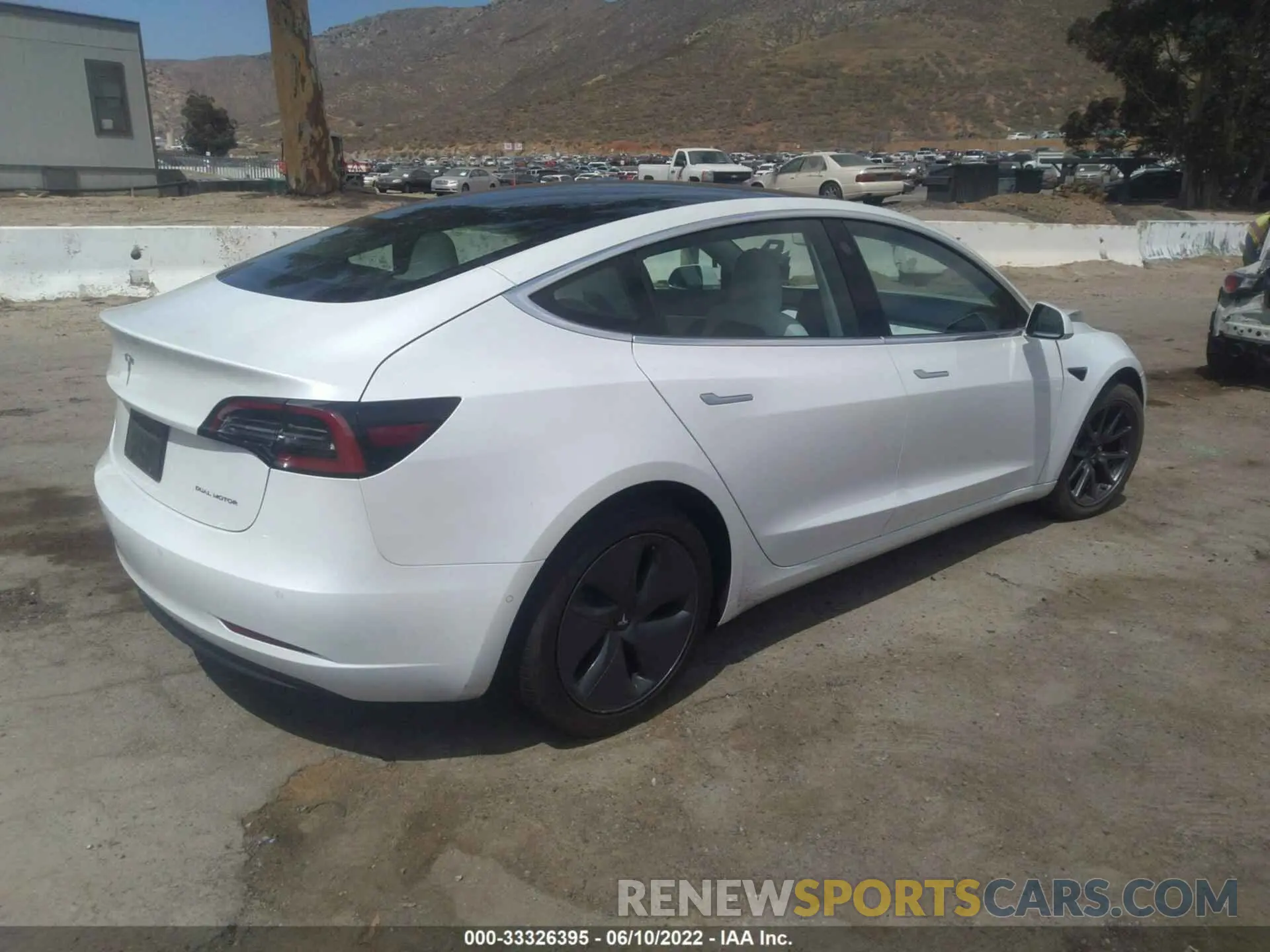 4 Photograph of a damaged car 5YJ3E1EB7KF513250 TESLA MODEL 3 2019