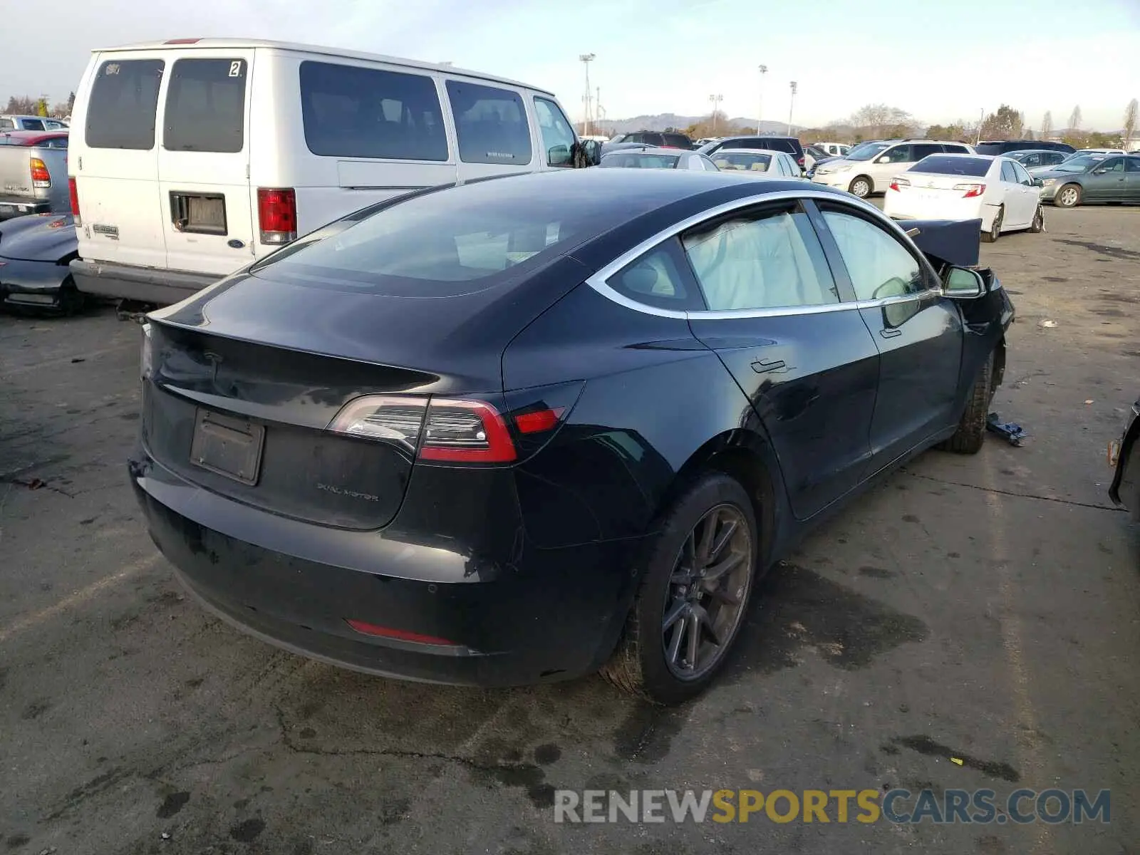 4 Photograph of a damaged car 5YJ3E1EB8KF199124 TESLA MODEL 3 2019