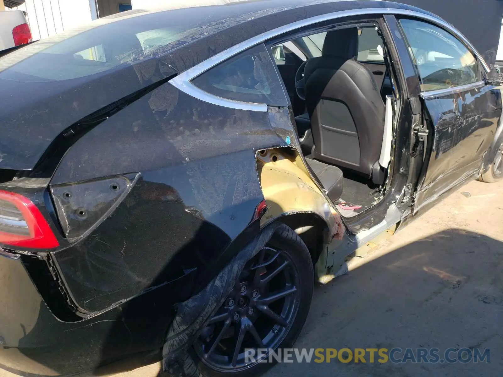 9 Photograph of a damaged car 5YJ3E1EB8KF209117 TESLA MODEL 3 2019