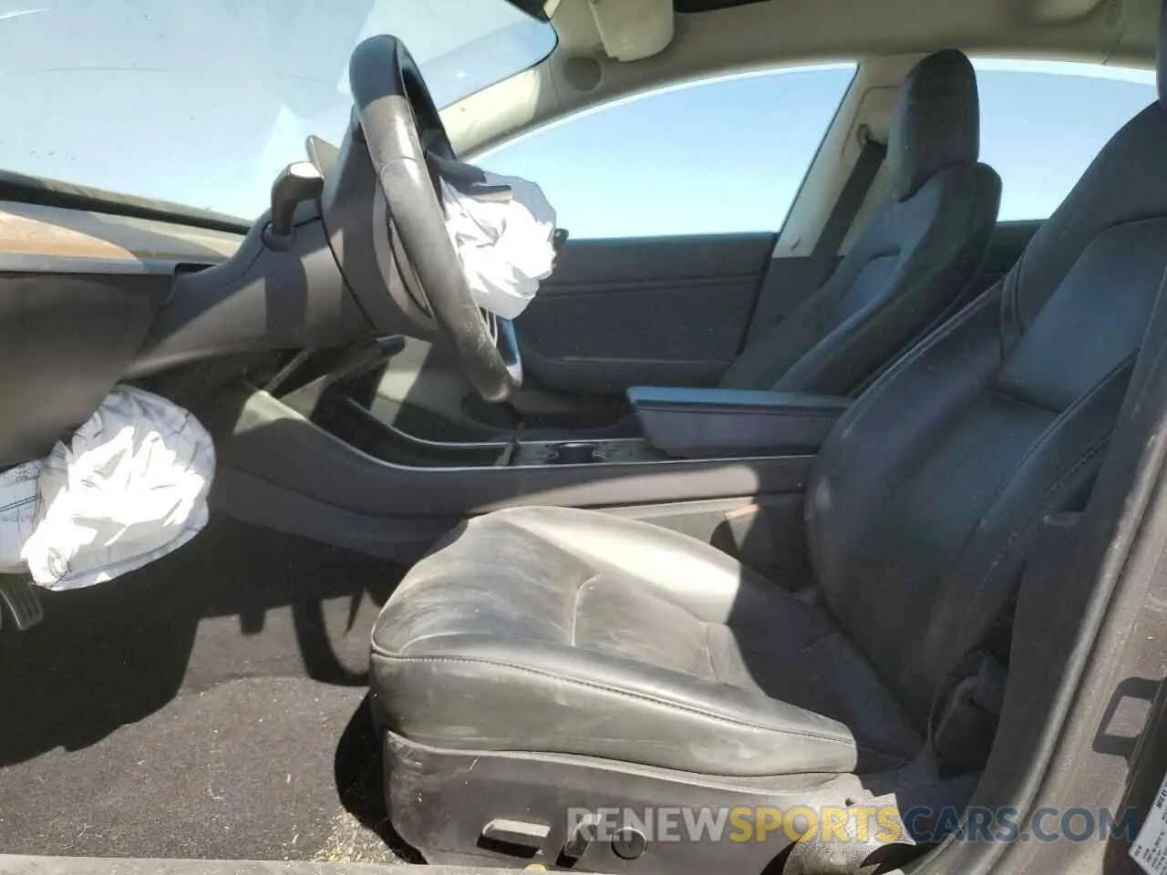 7 Photograph of a damaged car 5YJ3E1EB8KF231215 TESLA MODEL 3 2019