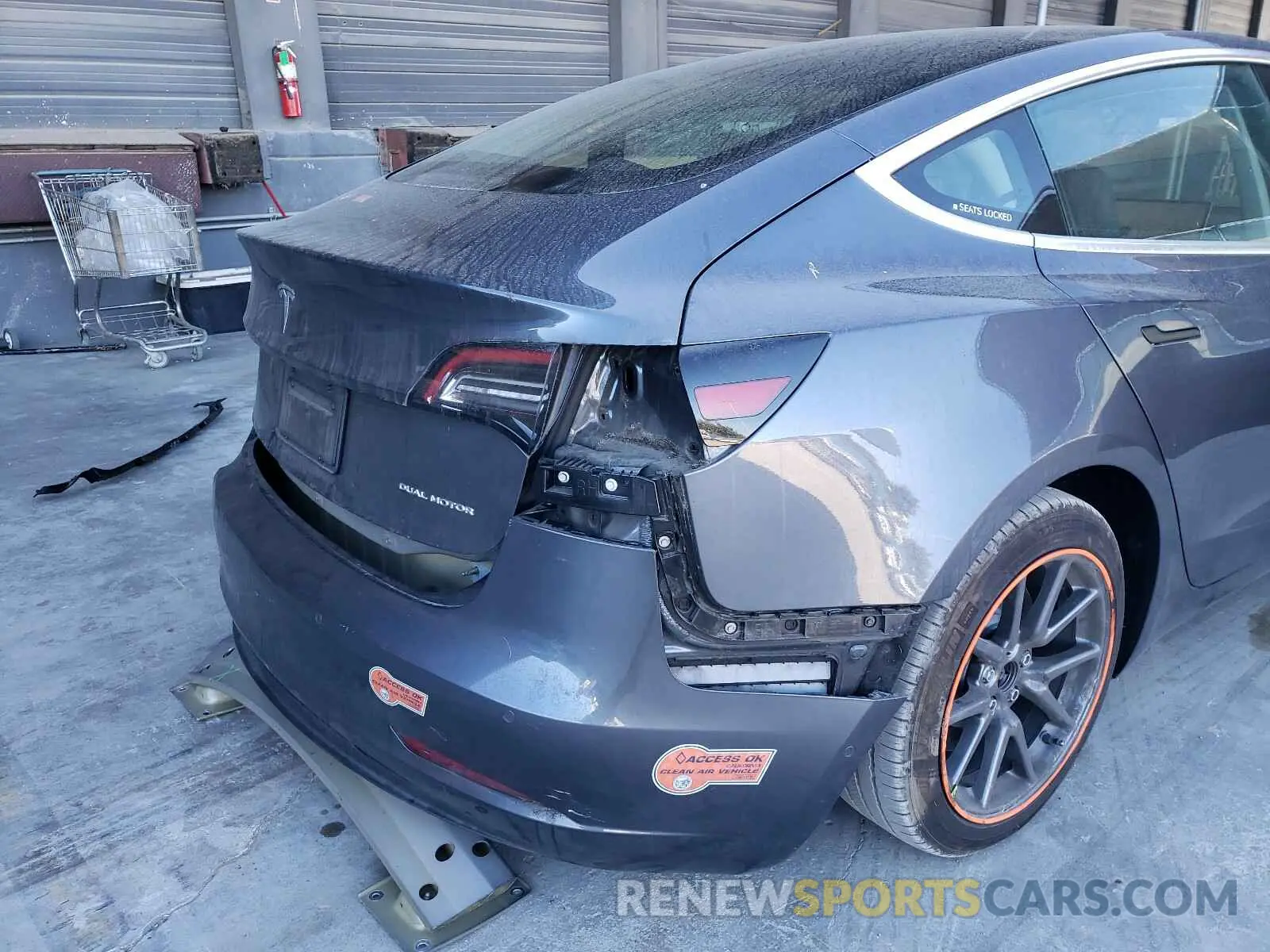 9 Photograph of a damaged car 5YJ3E1EB9KF191808 TESLA MODEL 3 2019