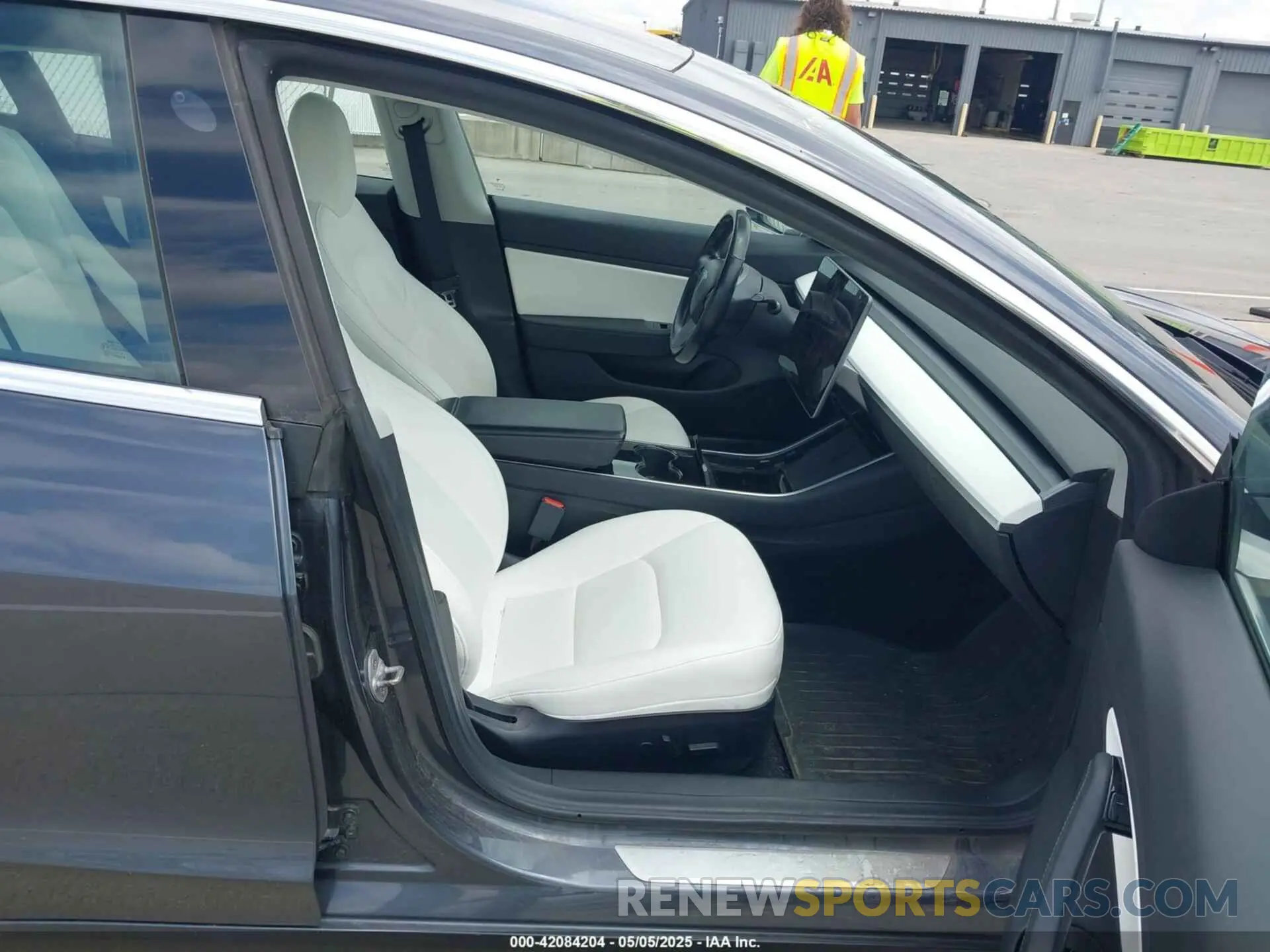 5 Photograph of a damaged car 5YJ3E1EB9KF230493 TESLA MODEL 3 2019