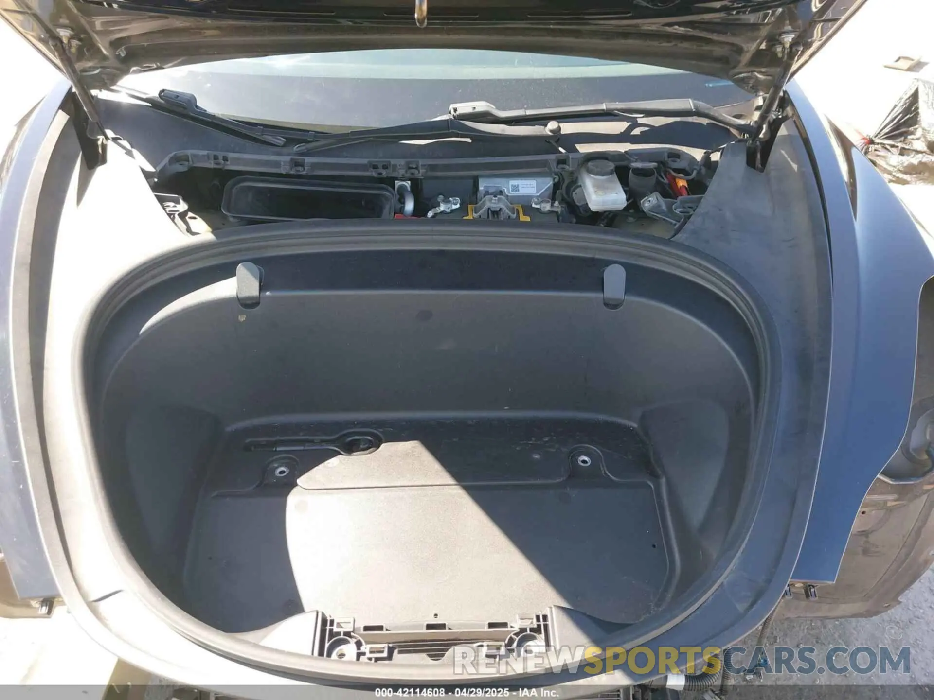 10 Photograph of a damaged car 5YJ3E1EB9KF231742 TESLA MODEL 3 2019