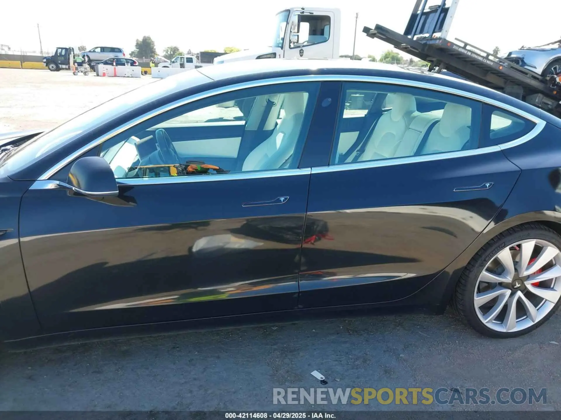 15 Photograph of a damaged car 5YJ3E1EB9KF231742 TESLA MODEL 3 2019