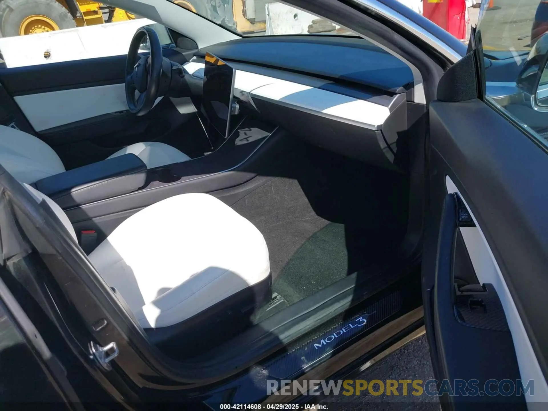 5 Photograph of a damaged car 5YJ3E1EB9KF231742 TESLA MODEL 3 2019