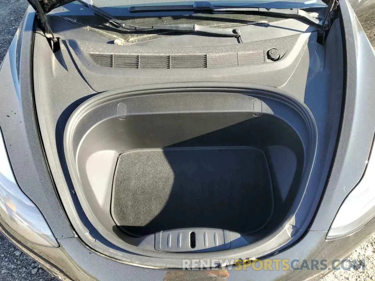 11 Photograph of a damaged car 5YJ3E1EB9KF384282 TESLA MODEL 3 2019