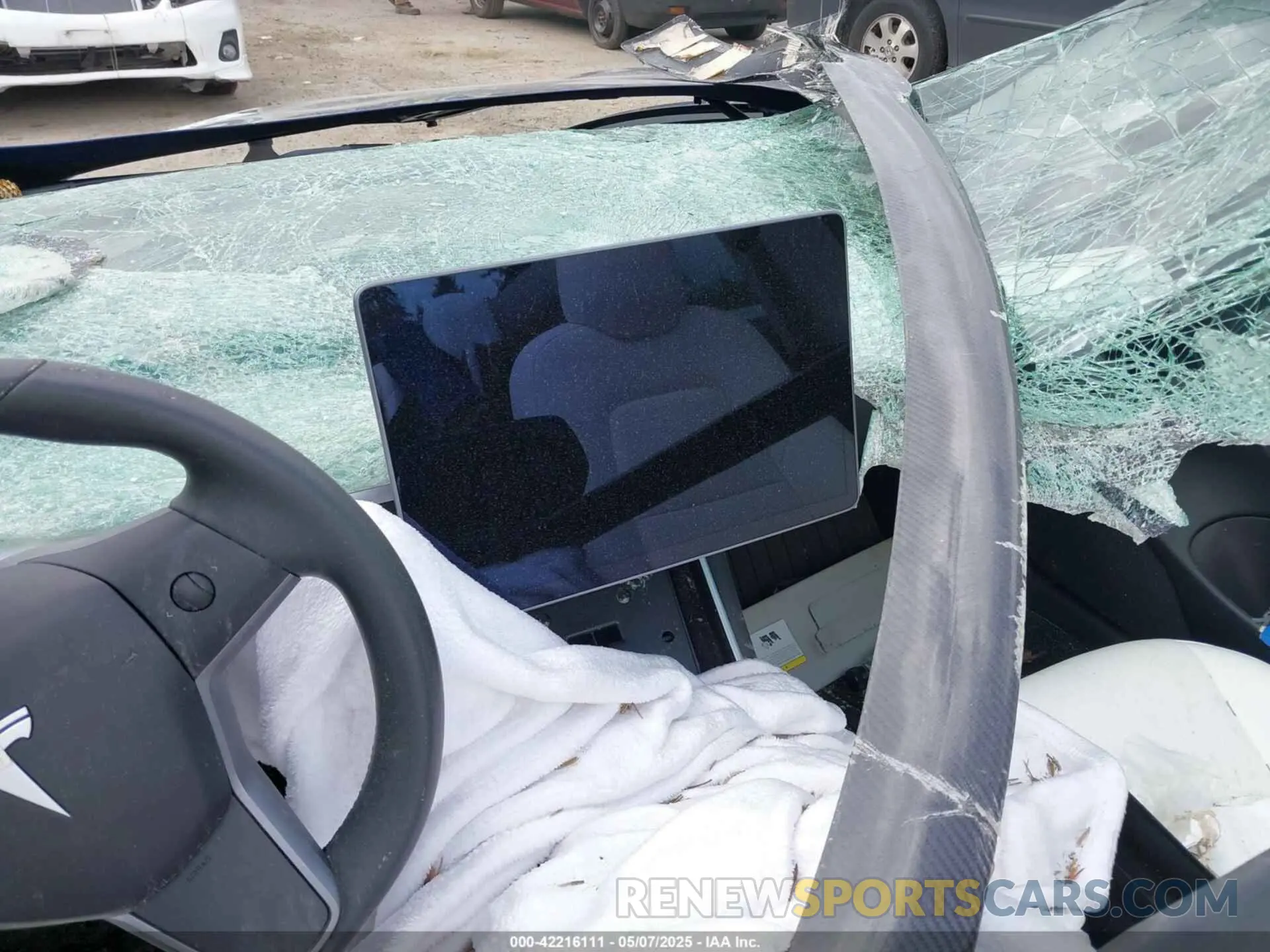 17 Photograph of a damaged car 5YJ3E1EB9KF392091 TESLA MODEL 3 2019