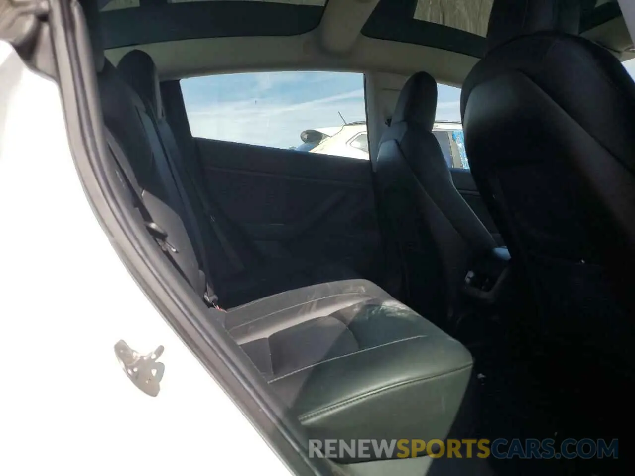 10 Photograph of a damaged car 5YJ3E1EB9KF436963 TESLA MODEL 3 2019