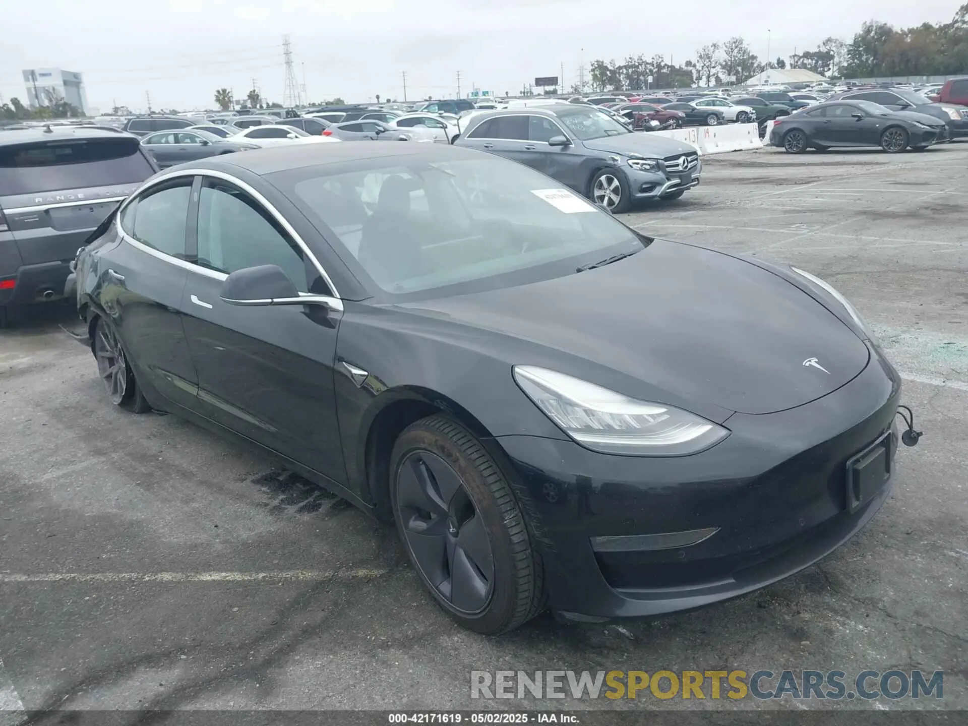 1 Photograph of a damaged car 5YJ3E1EBBKF208599 TESLA MODEL 3 2019