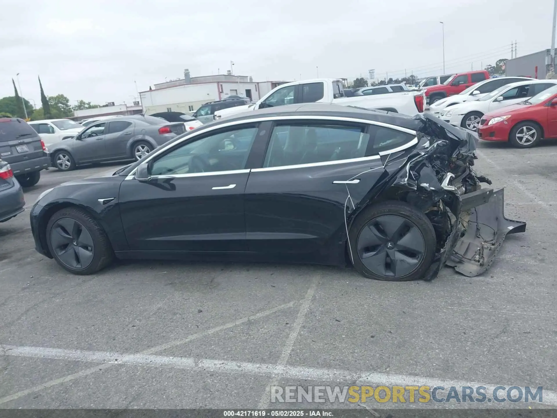 13 Photograph of a damaged car 5YJ3E1EBBKF208599 TESLA MODEL 3 2019