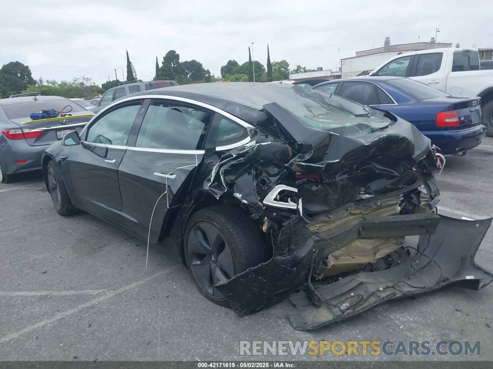 3 Photograph of a damaged car 5YJ3E1EBBKF208599 TESLA MODEL 3 2019