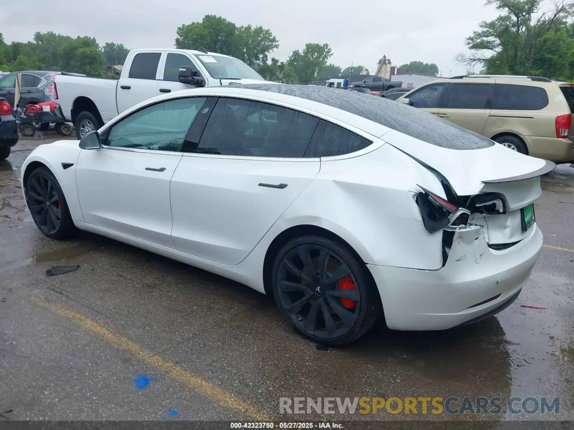 3 Photograph of a damaged car 5YJ3E1EBXKF393427 TESLA MODEL 3 2019