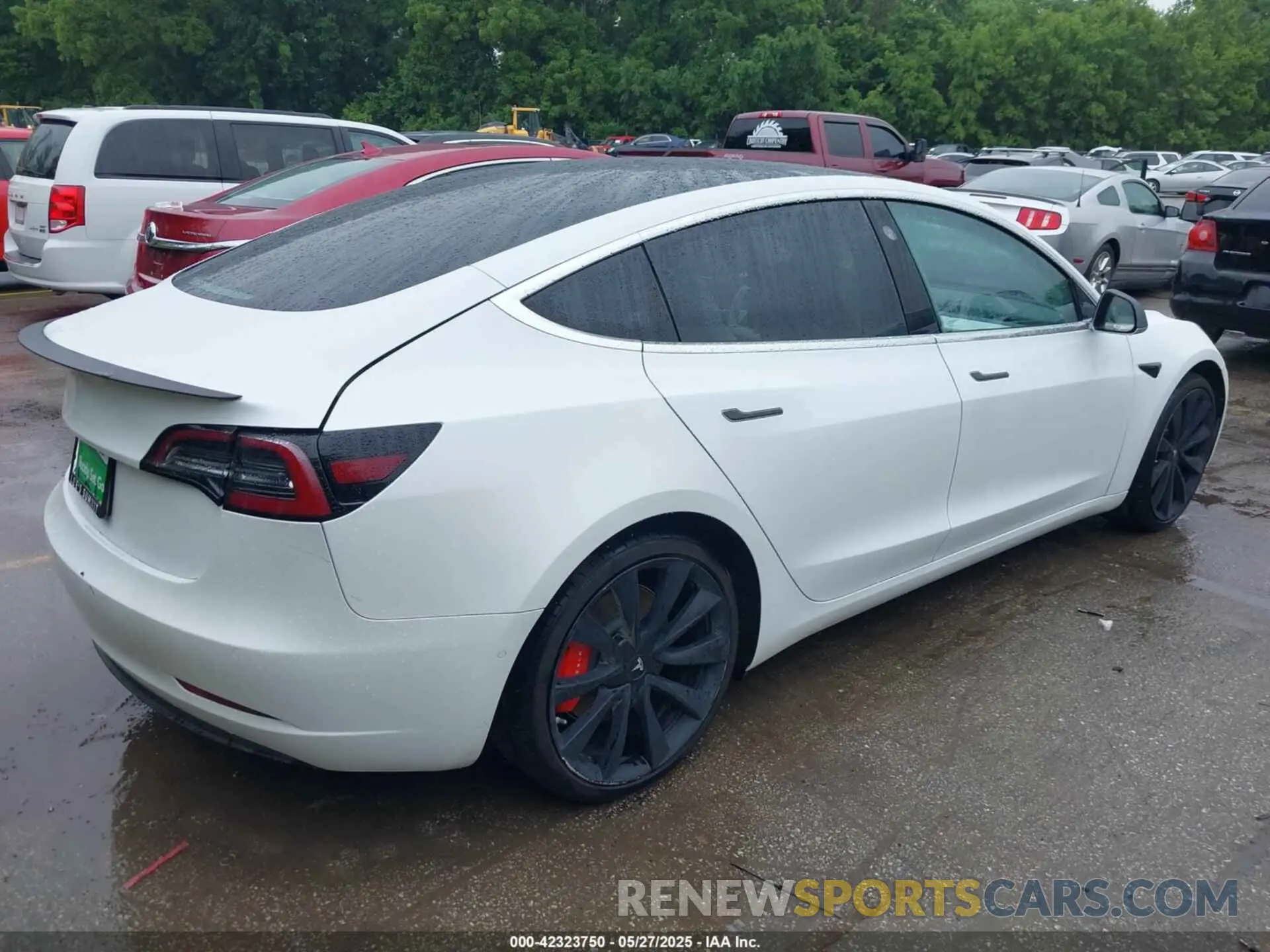 4 Photograph of a damaged car 5YJ3E1EBXKF393427 TESLA MODEL 3 2019