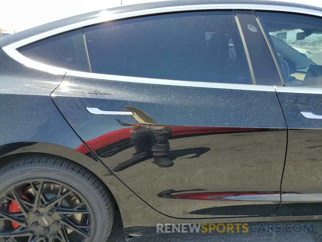 10 Photograph of a damaged car 5YJ3E1EBXKF413434 TESLA MODEL 3 2019