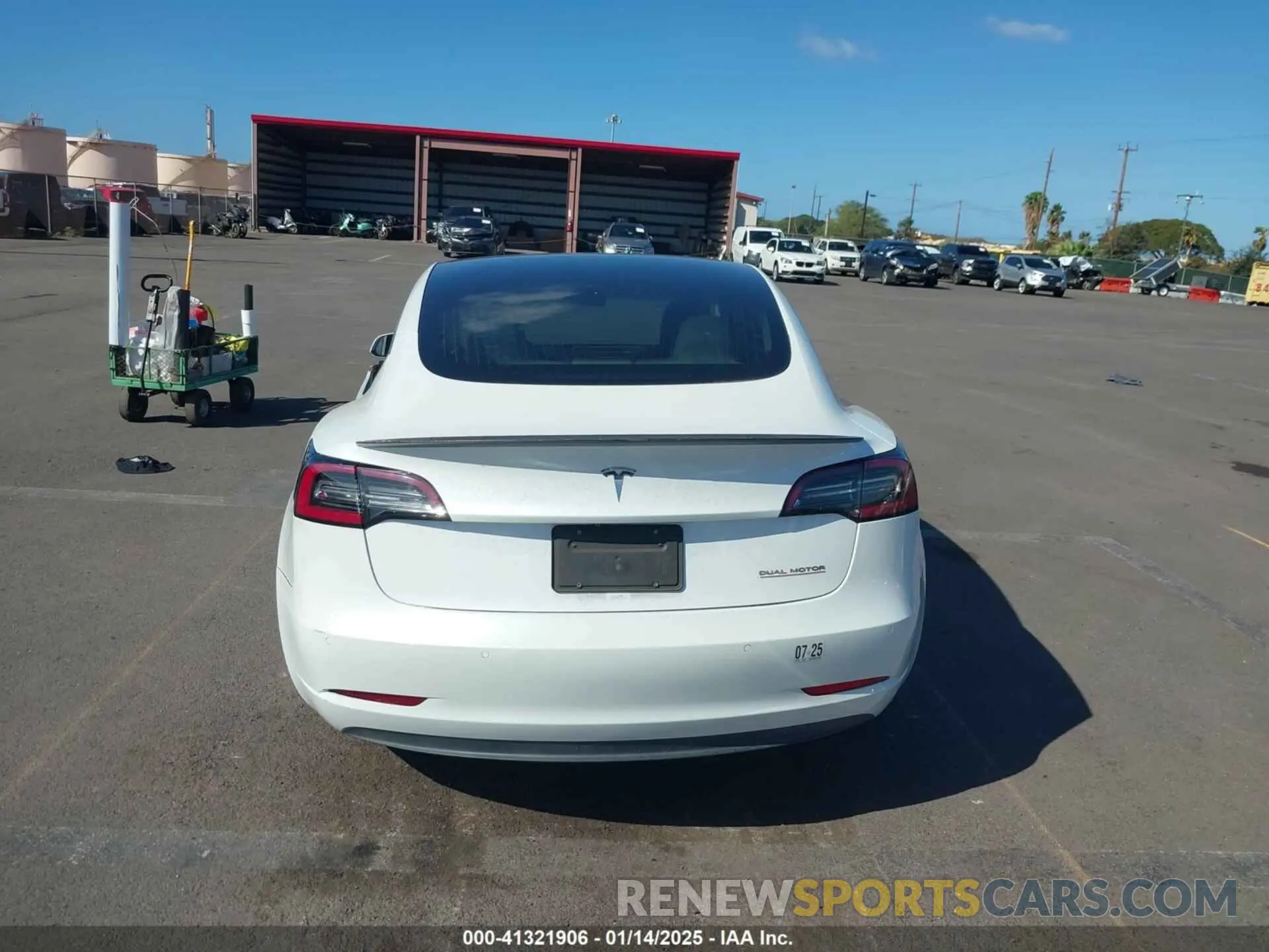 17 Photograph of a damaged car 5YJ3E1EBXKF413806 TESLA MODEL 3 2019