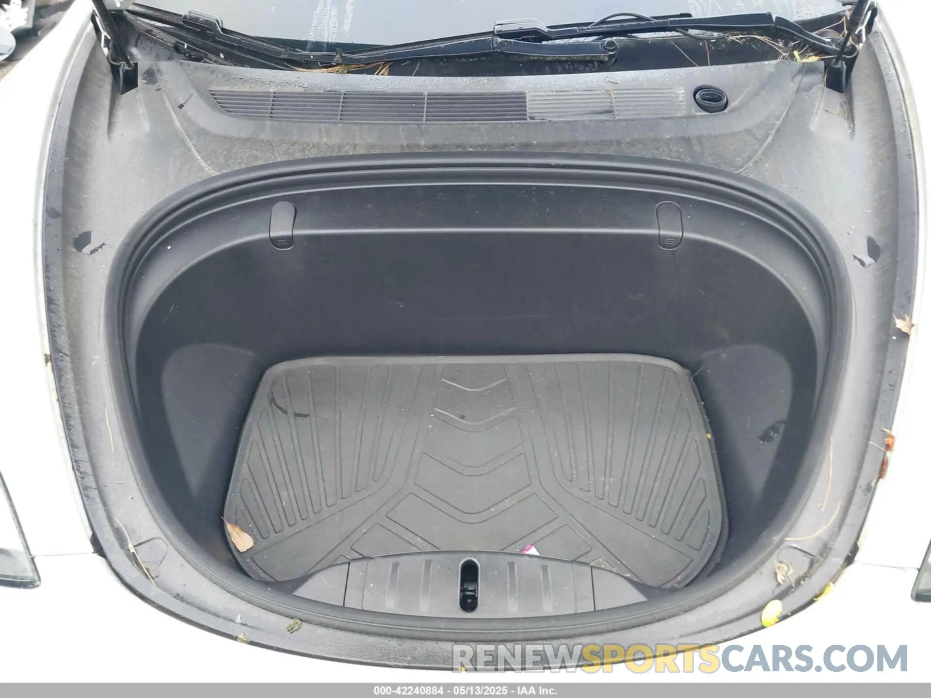 10 Photograph of a damaged car 5YJ3E1EBXKF442335 TESLA MODEL 3 2019
