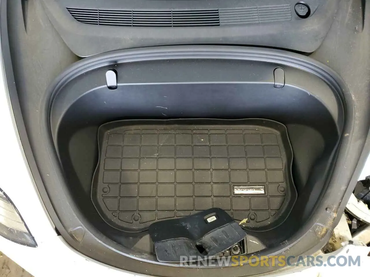 11 Photograph of a damaged car 5YJ3E1EBXKF469888 TESLA MODEL 3 2019