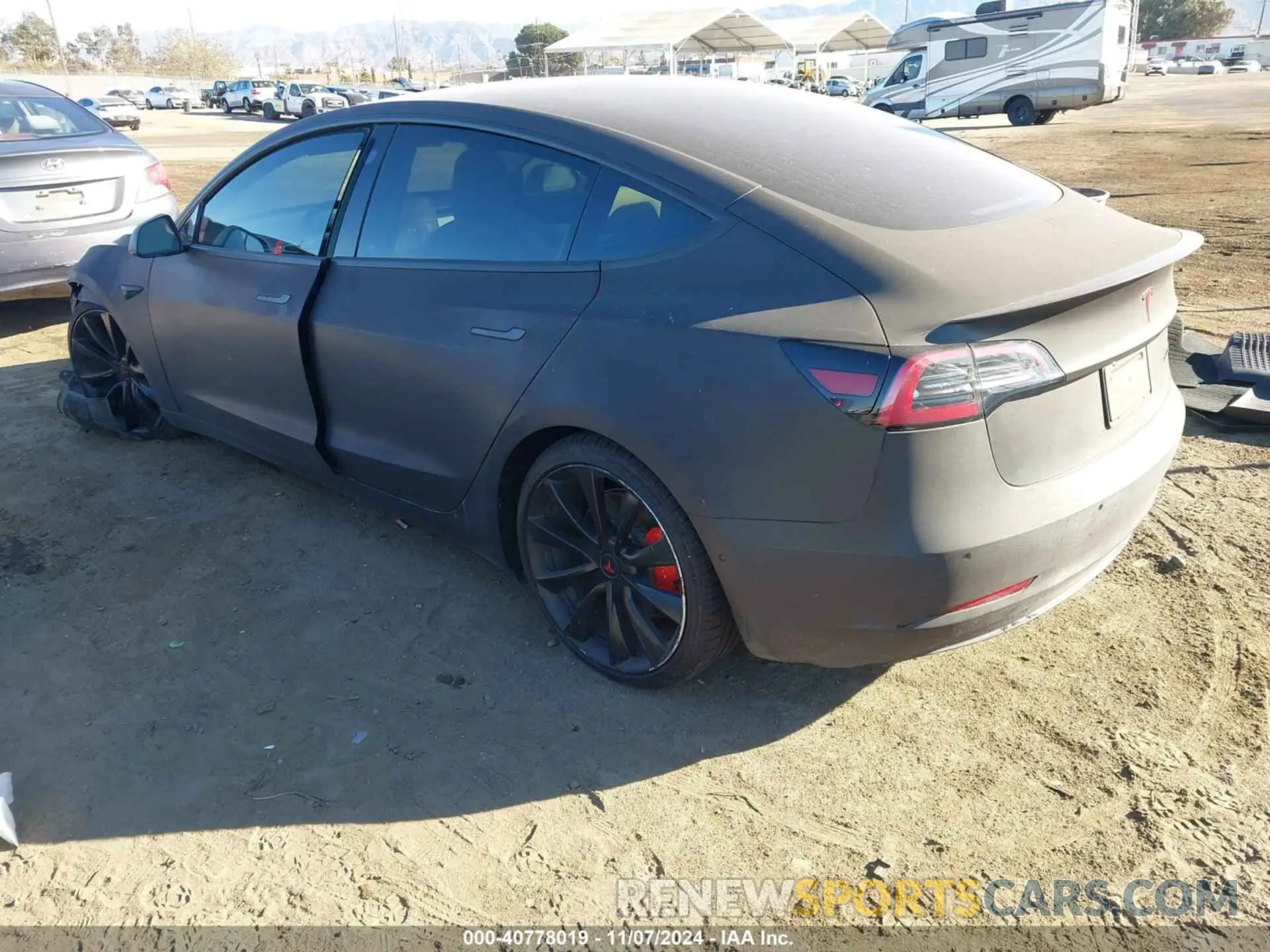 3 Фотография поврежденного автомобиля 5YJ3E1EBXKF476968 TESLA MODEL 3 2019