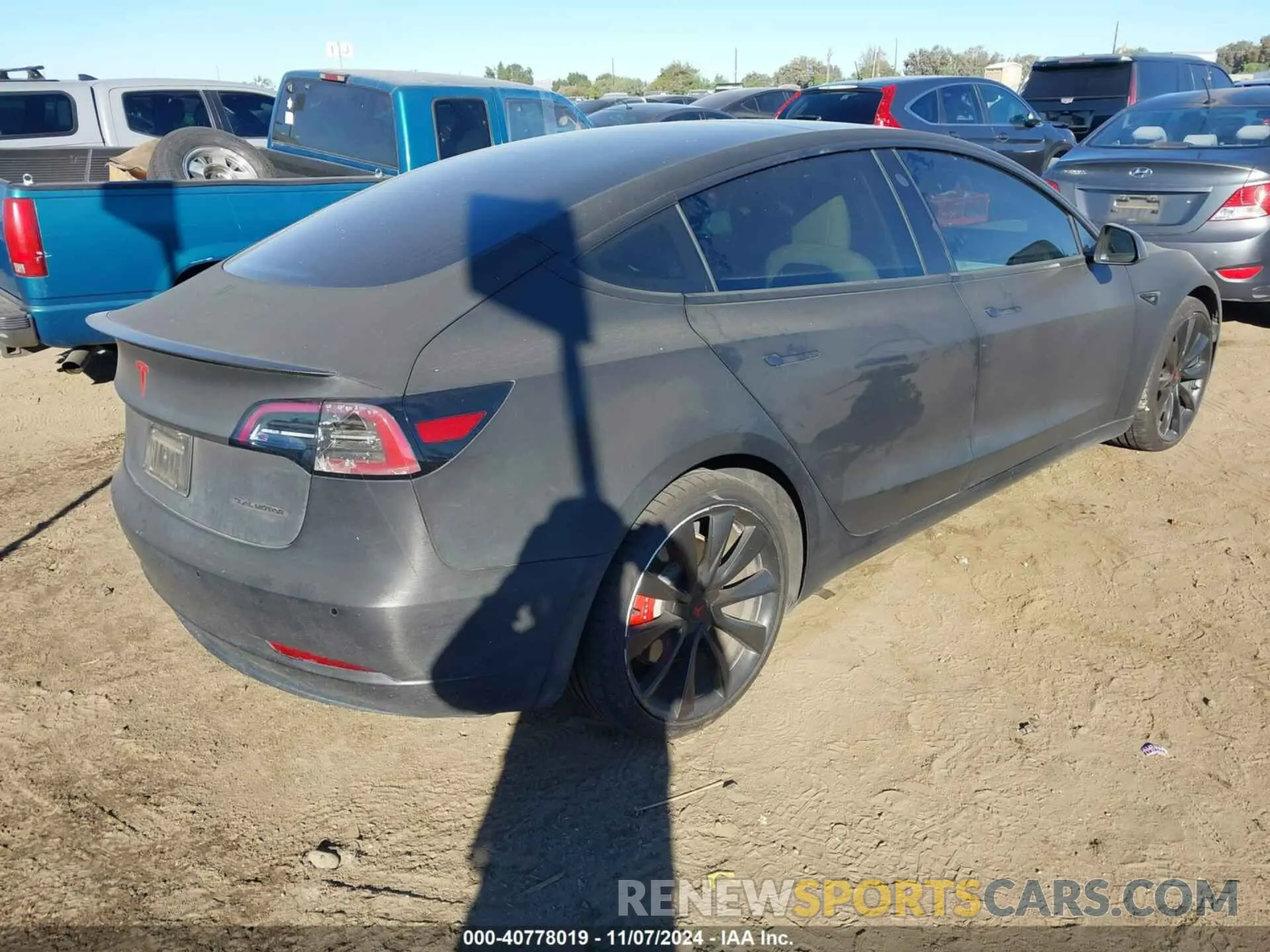 4 Фотография поврежденного автомобиля 5YJ3E1EBXKF476968 TESLA MODEL 3 2019