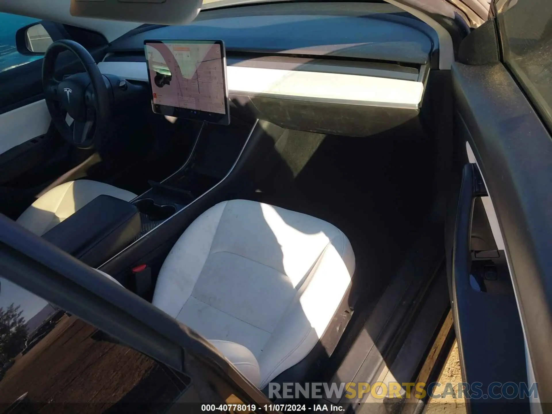 5 Фотография поврежденного автомобиля 5YJ3E1EBXKF476968 TESLA MODEL 3 2019