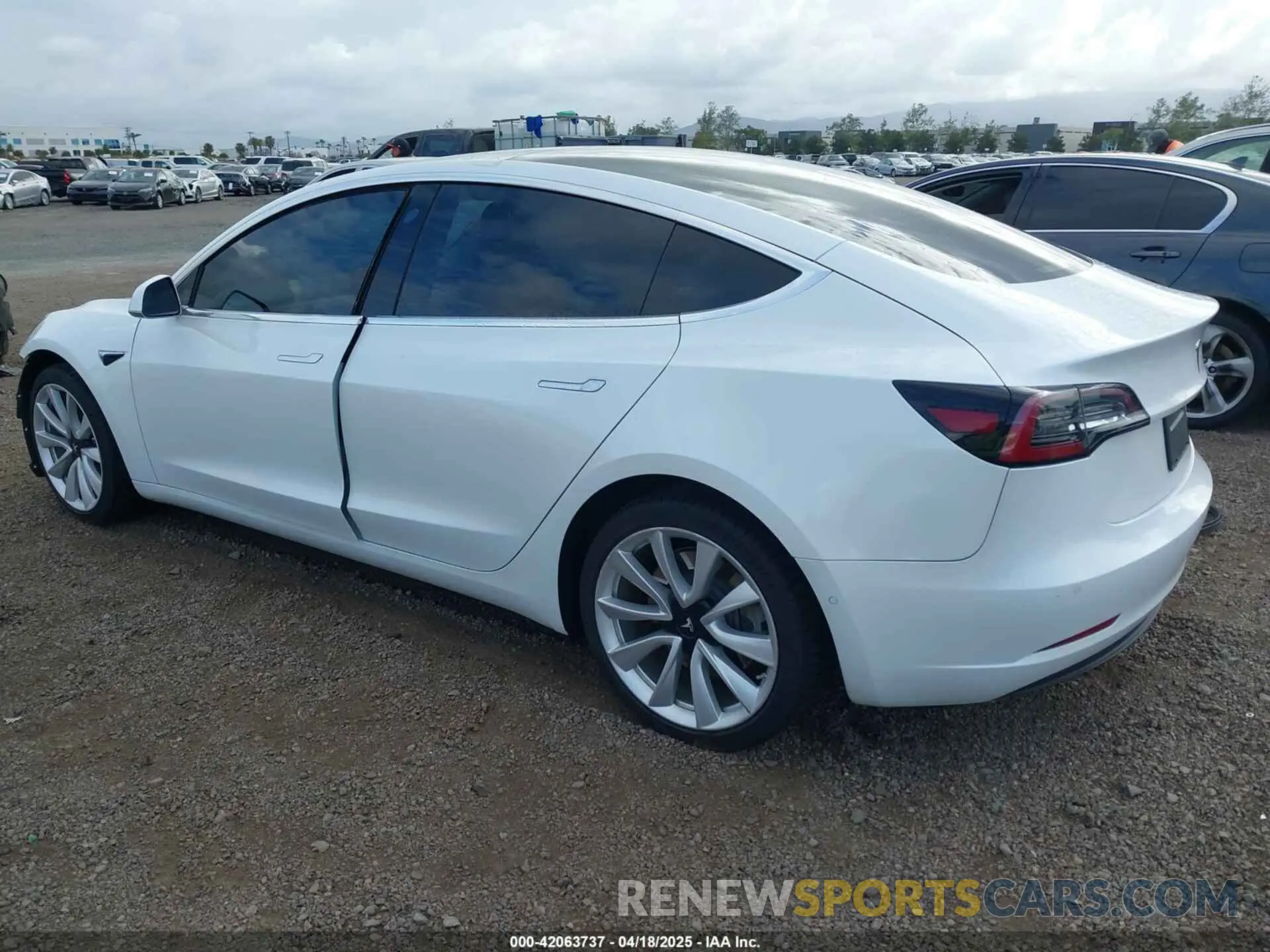 3 Фотография поврежденного автомобиля 5YJ3E1EBXKF512710 TESLA MODEL 3 2019