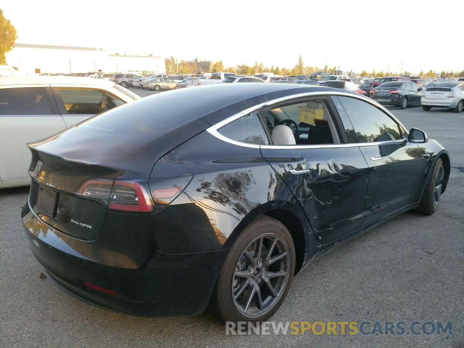 4 Photograph of a damaged car 5YJ3E1EBXKF522184 TESLA MODEL 3 2019