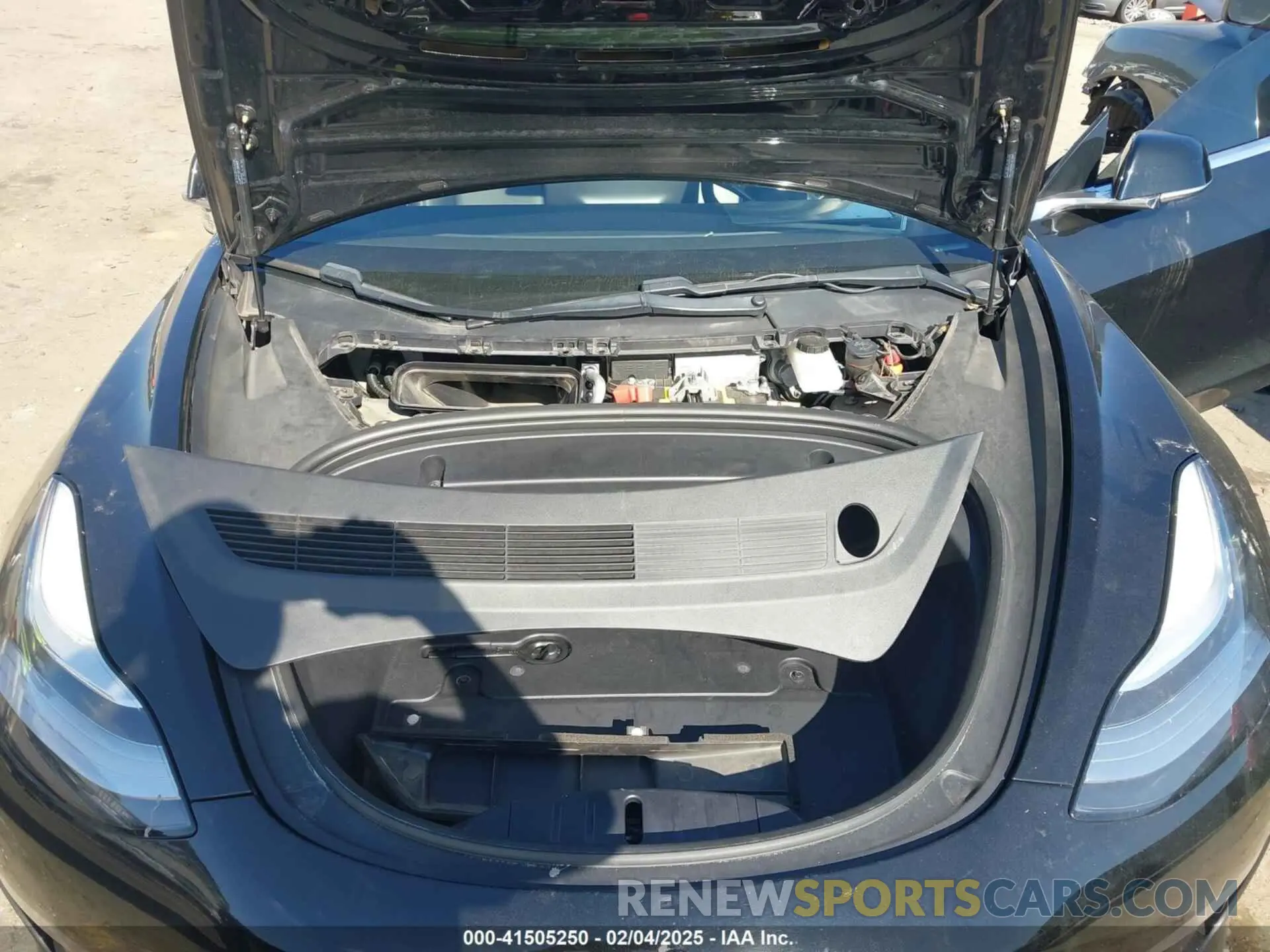 10 Photograph of a damaged car 5YJ3E1EA0LF660759 TESLA MODEL 3 2020