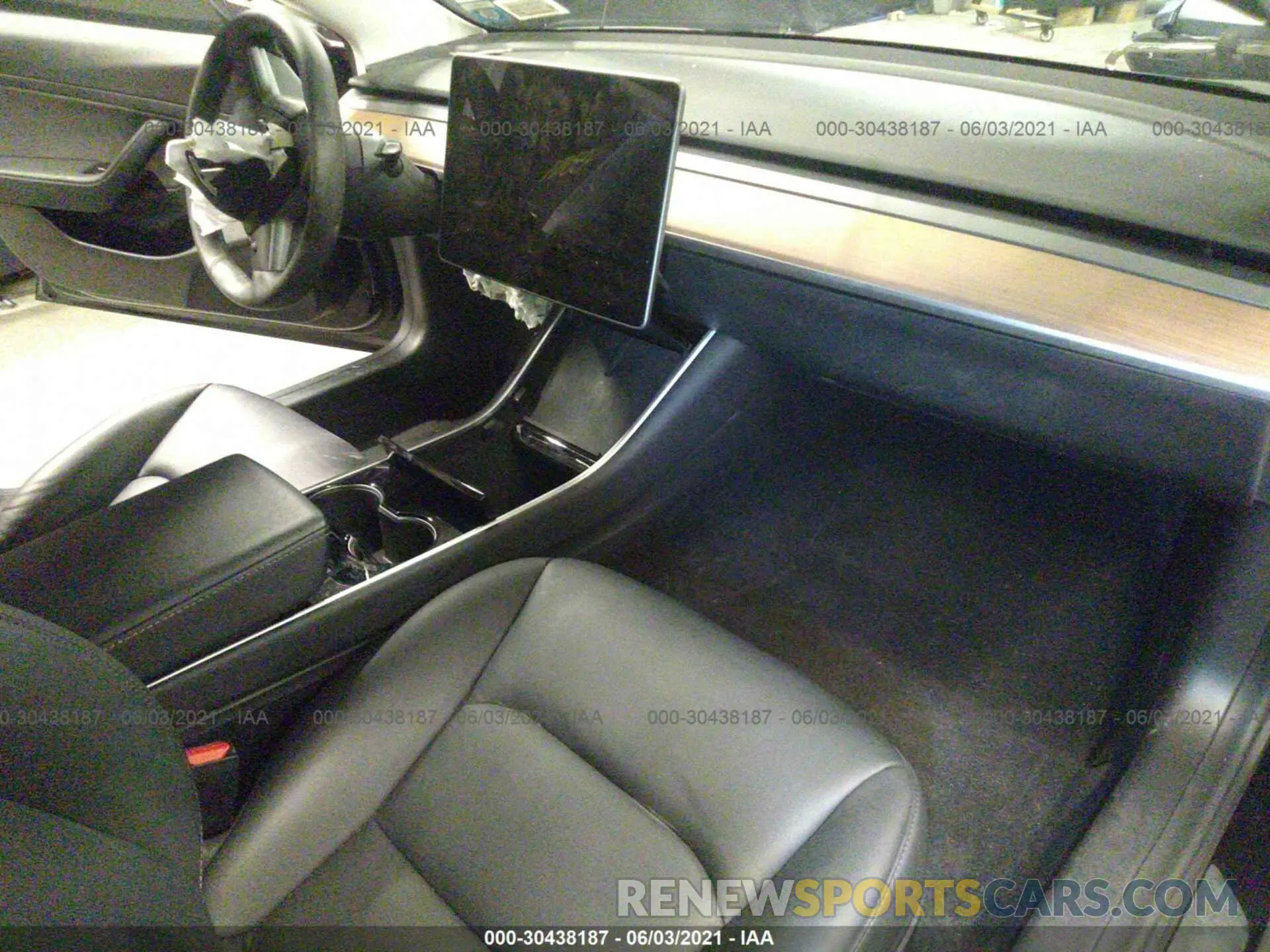 5 Photograph of a damaged car 5YJ3E1EA0LF670112 TESLA MODEL 3 2020