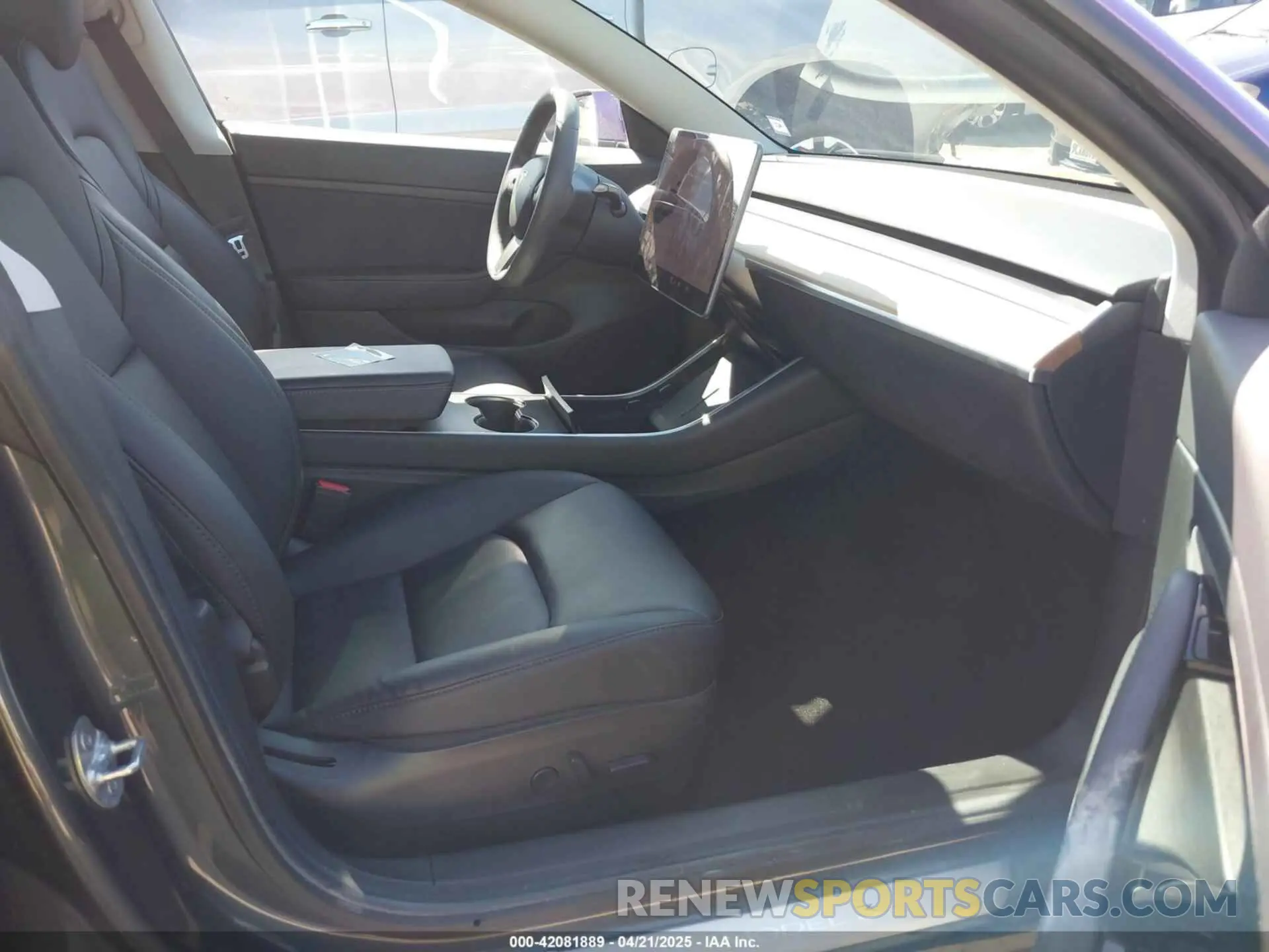 5 Photograph of a damaged car 5YJ3E1EA0LF739462 TESLA MODEL 3 2020