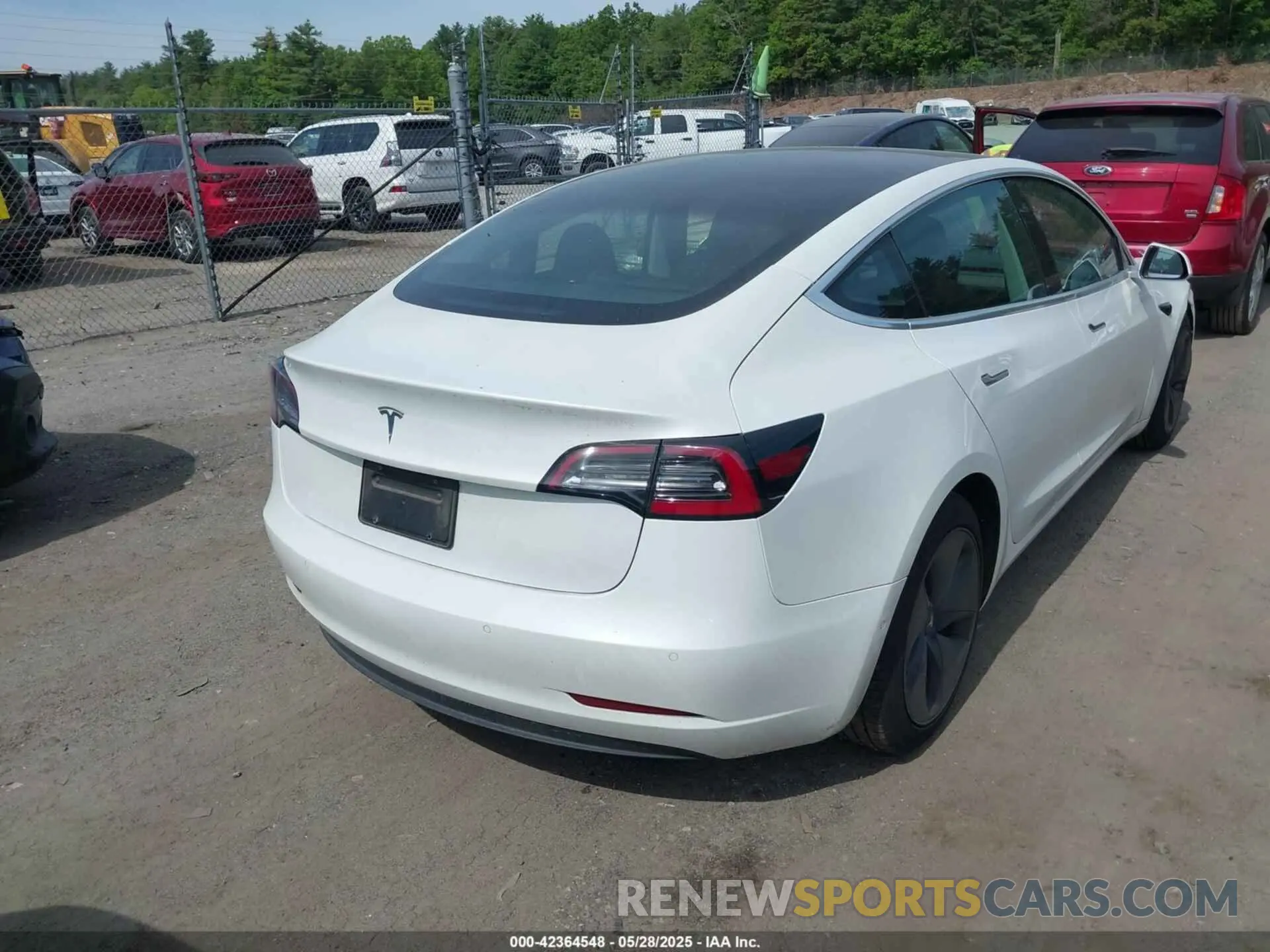 4 Photograph of a damaged car 5YJ3E1EA0LF747089 TESLA MODEL 3 2020